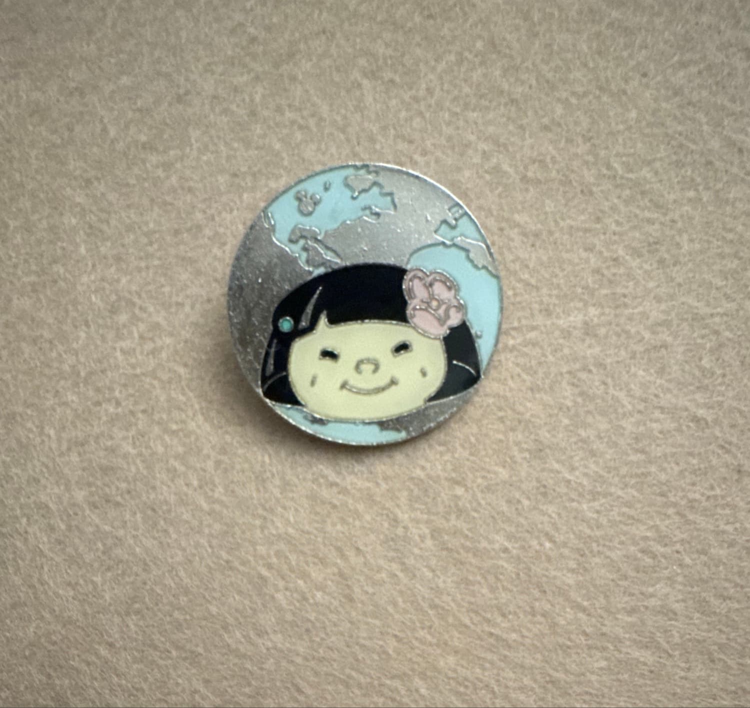 It's A Small World (Asia) - Hidden Mickey Pin 3 of 6