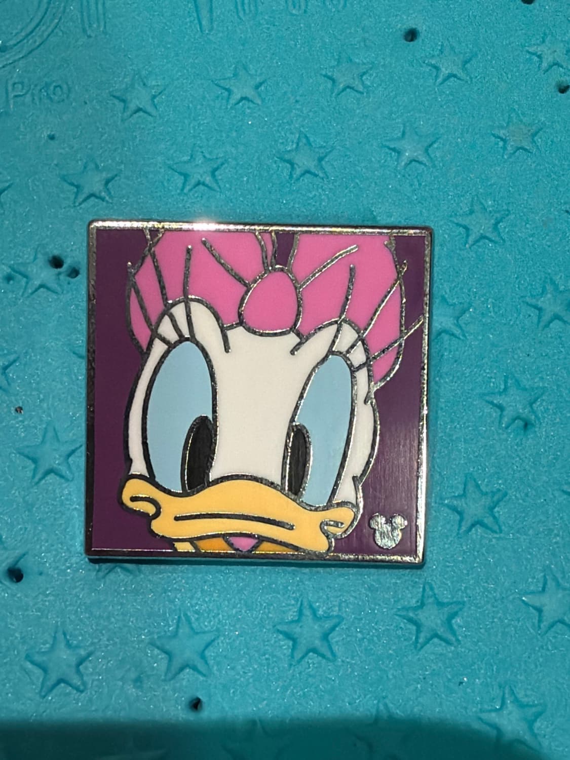 Hidden Mickey 2012 DLR - Faces - Daisy Duck