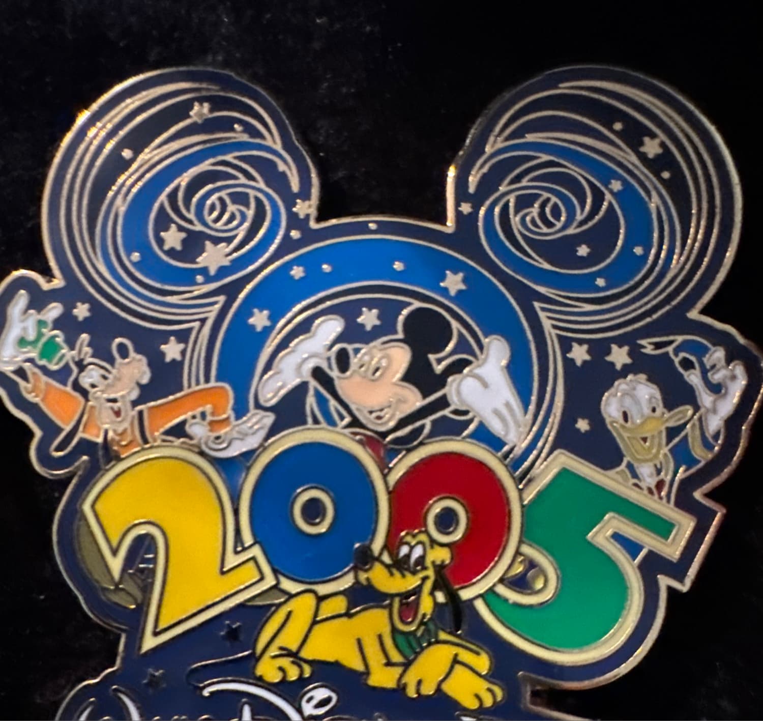 Mickey Mouse, Goofy, Donald Duck, Pluto 2005 Walt Disney World Ears Swirl Pin