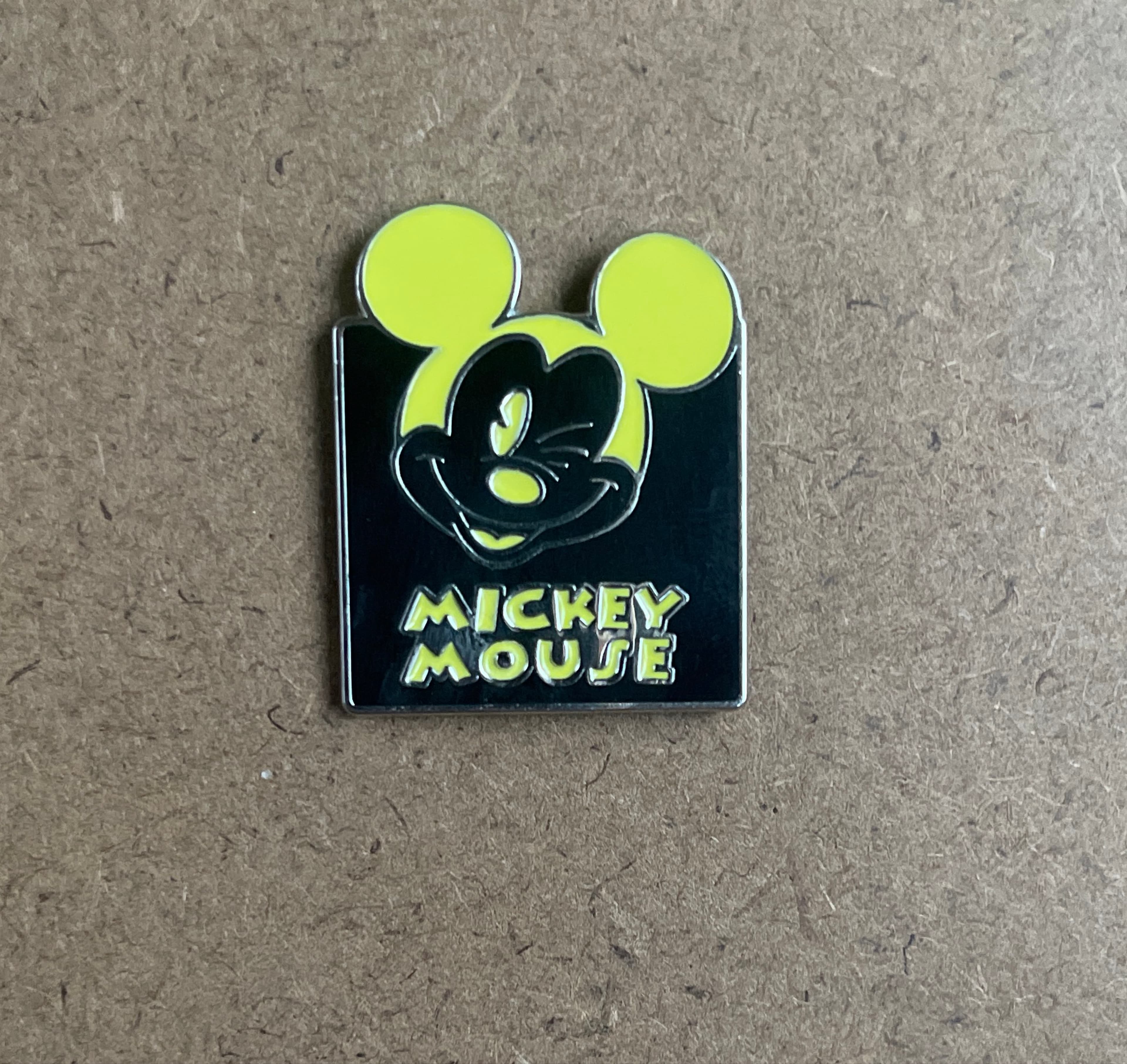 Winking (Neon Yellow) - Mickey Expressions