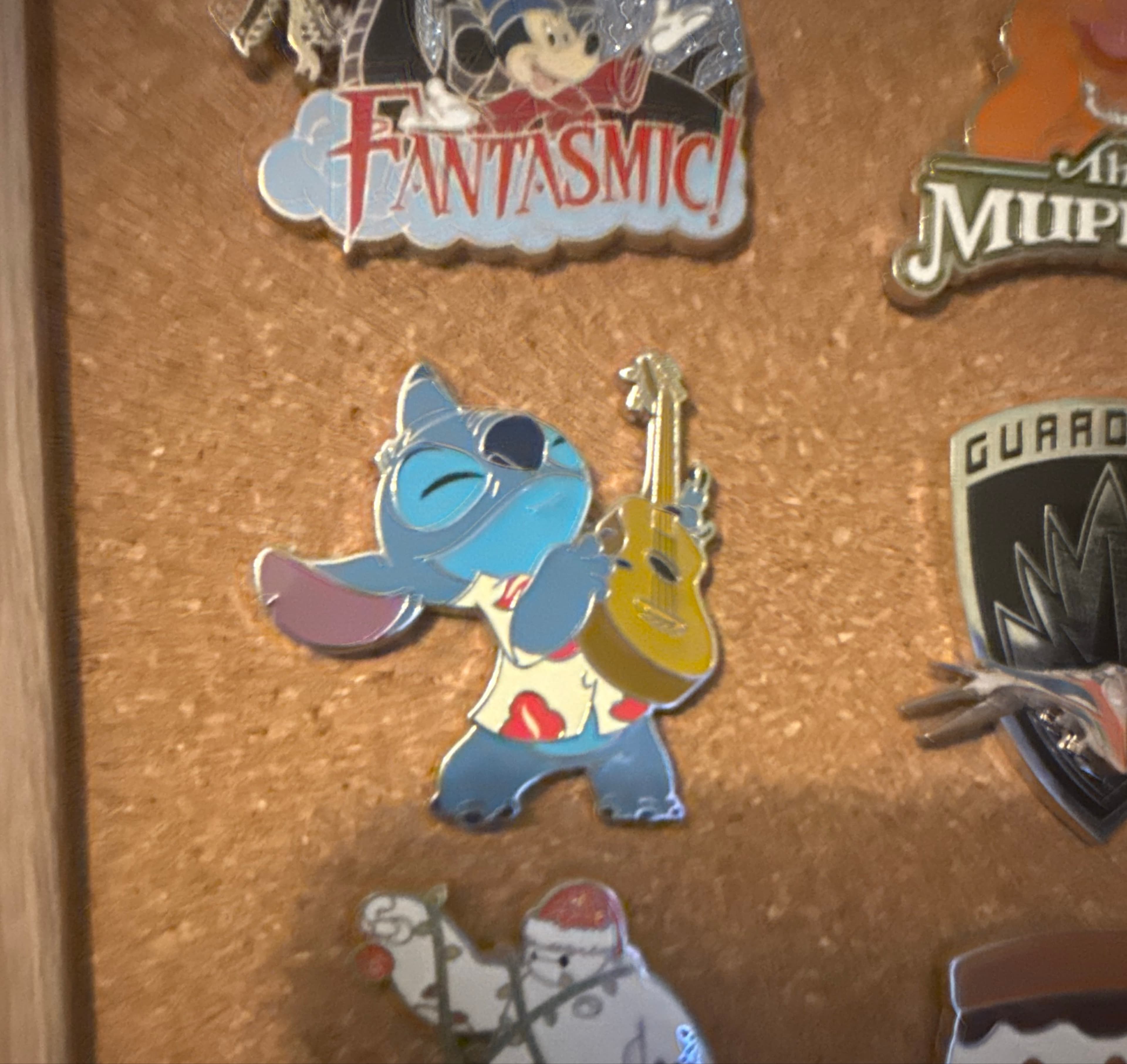 Stitch Playing Ukulele in Hawaiian Shirt - Lilo & Stitch
