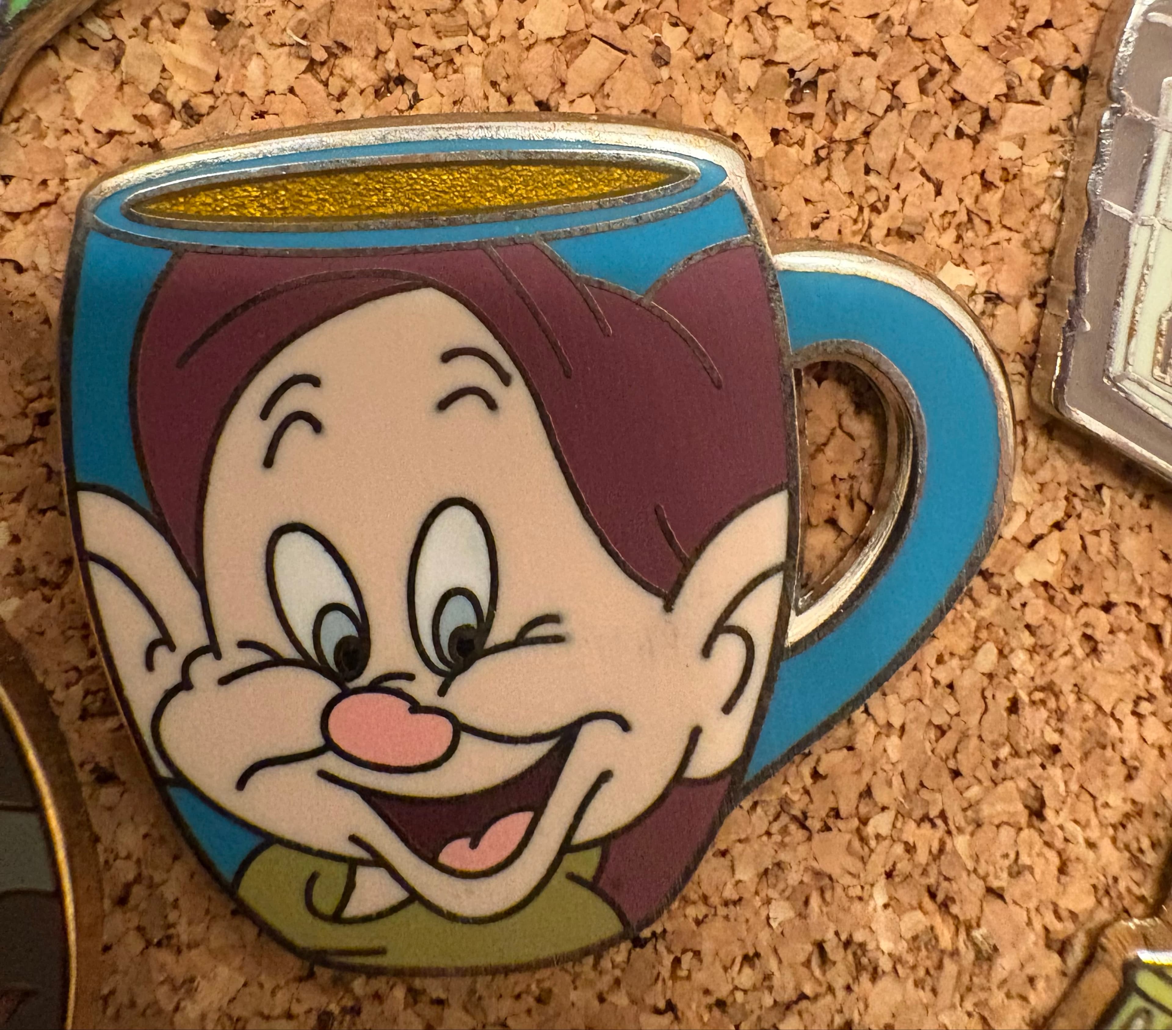Dopey Spotlight Mug Collection Pin front