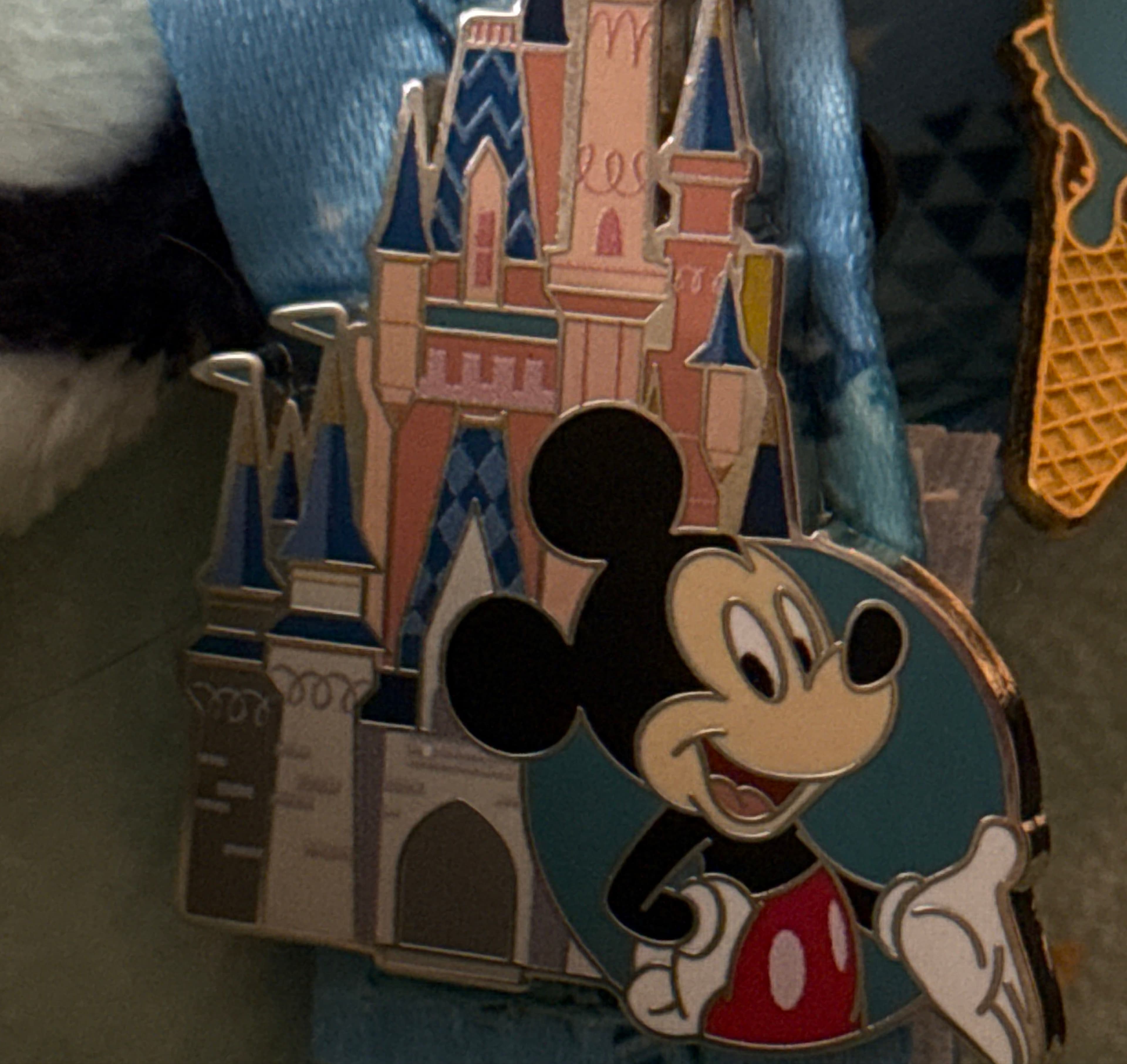 2025 Disney World Icons Pin Trading Starter Set