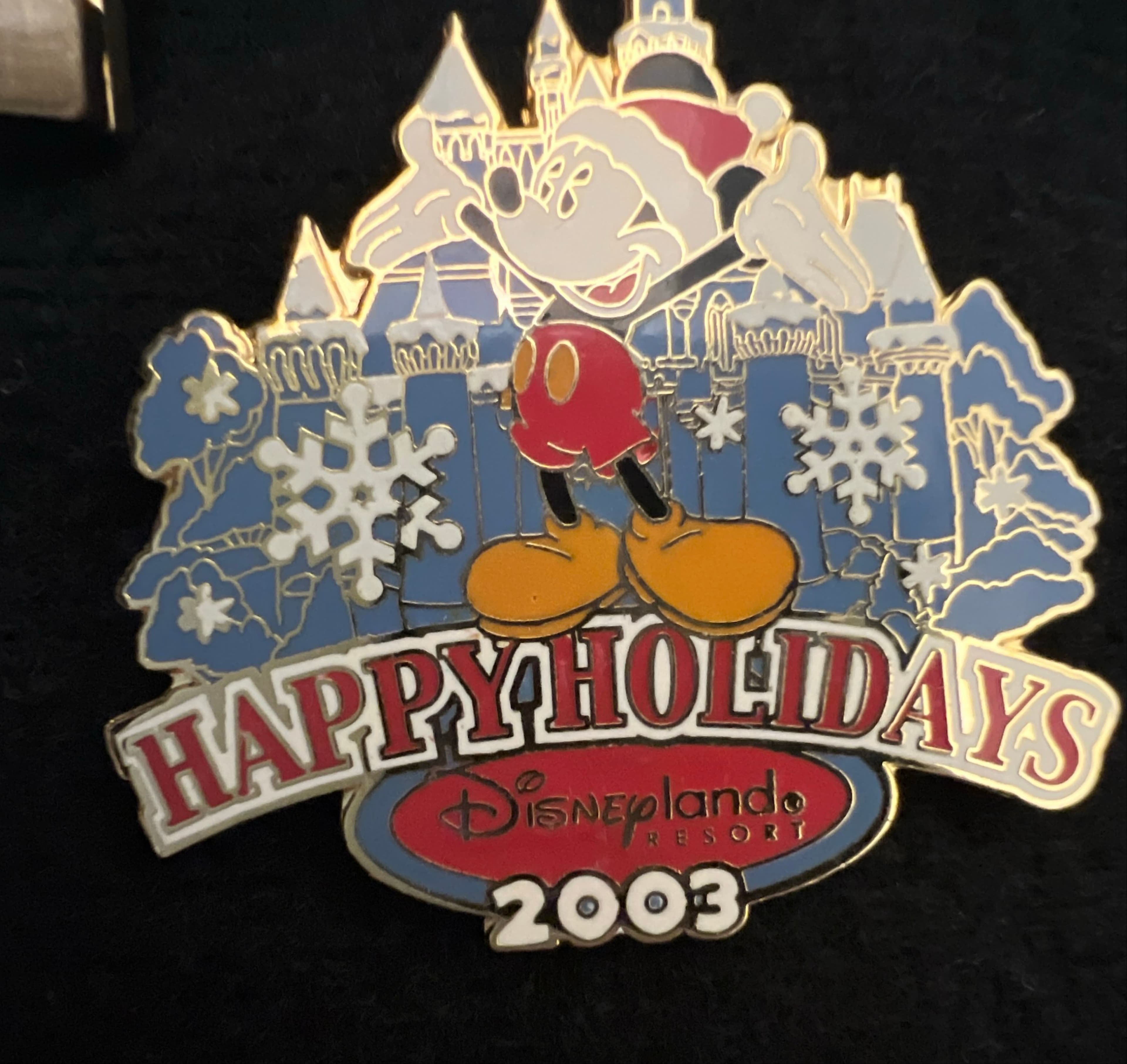 Mickey Mouse Happy Holidays 2003 Annual Passholder Exclusive Pin