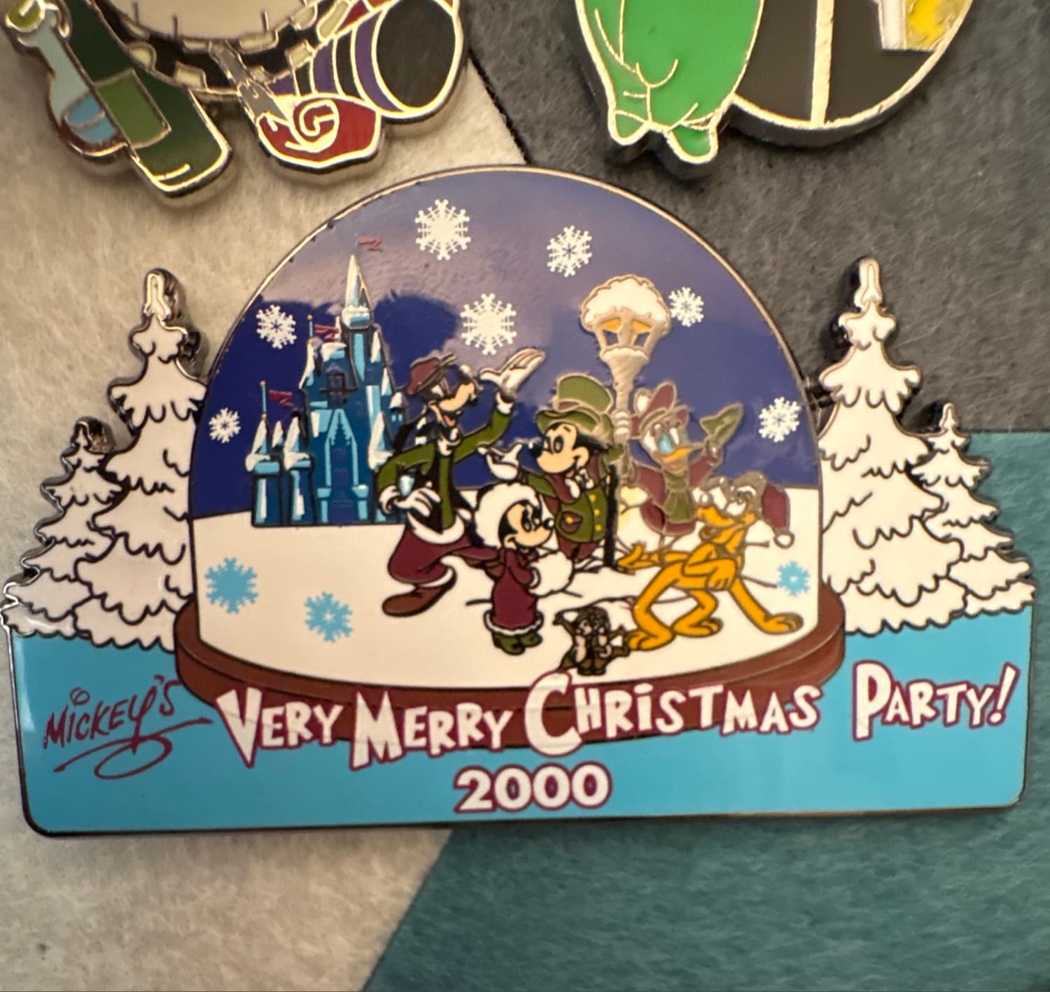 Mickey's Very Merry Christmas Party 2000 Snowglobe with Fab 5 + 2