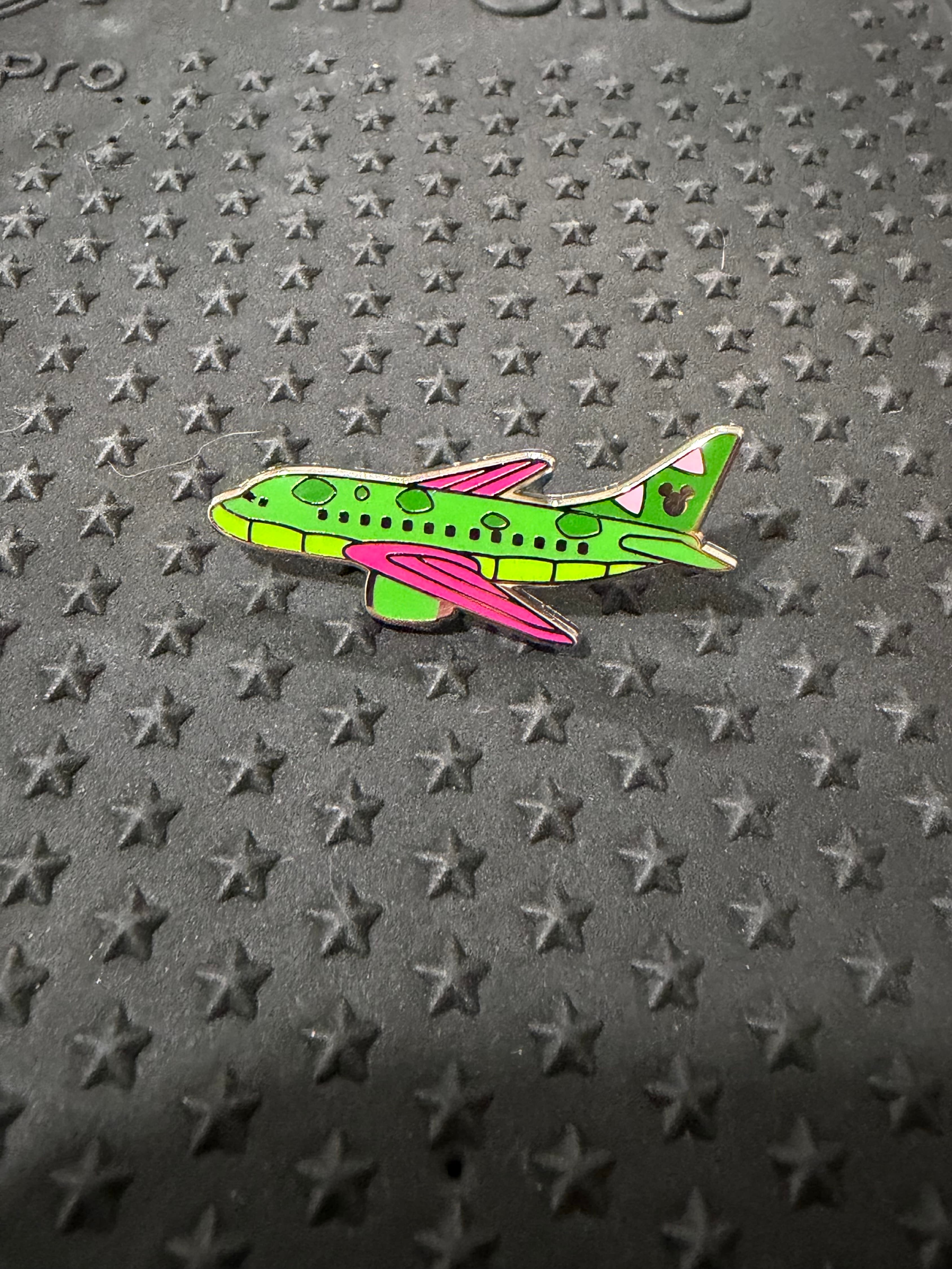 Elliott CHASER - Character Airplanes - Hidden Disney