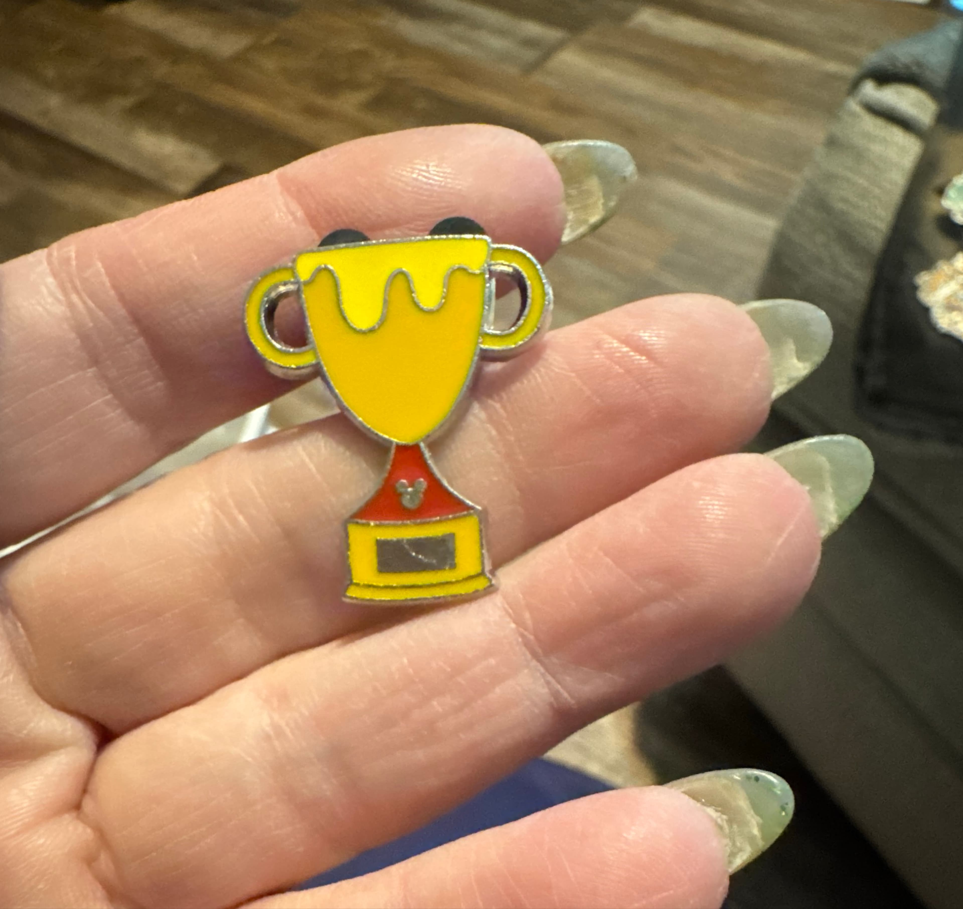 Winnie the Pooh - Trophies - Hidden Mickey 2019