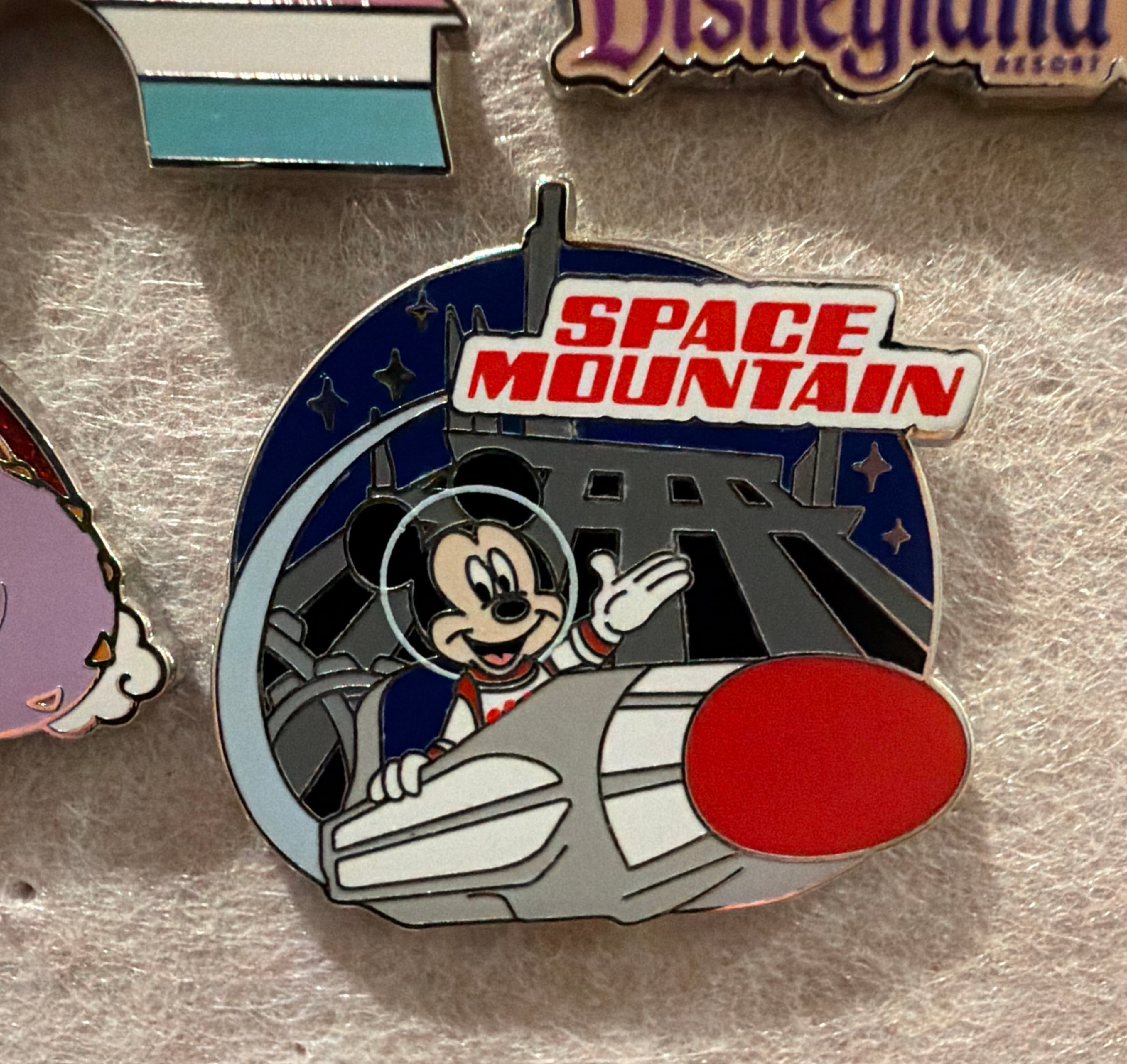 Mickey Mouse Space Mountain Ride Rocketn