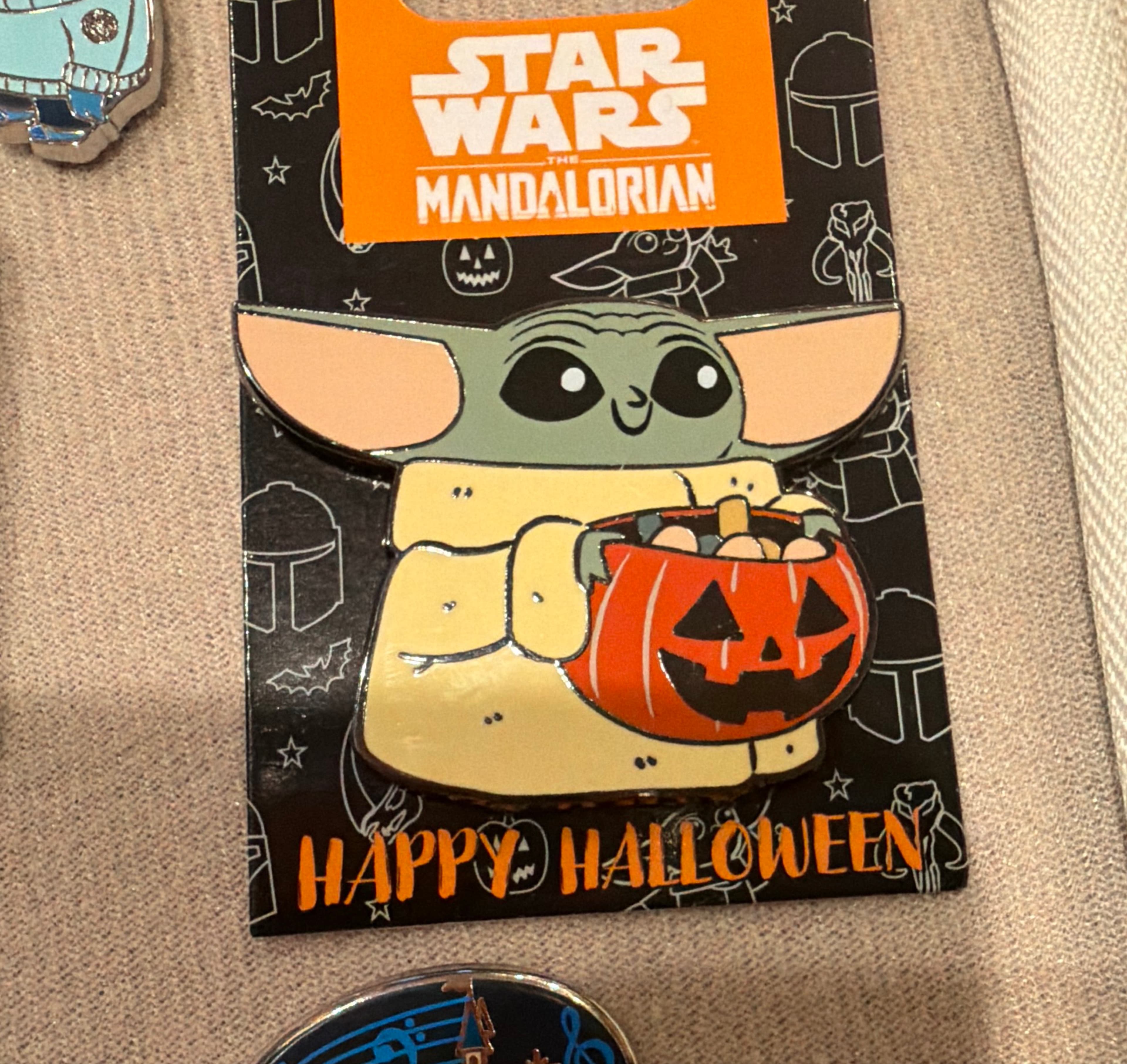 Grogu Halloween Pumpkin Pin - Disneyland Paris