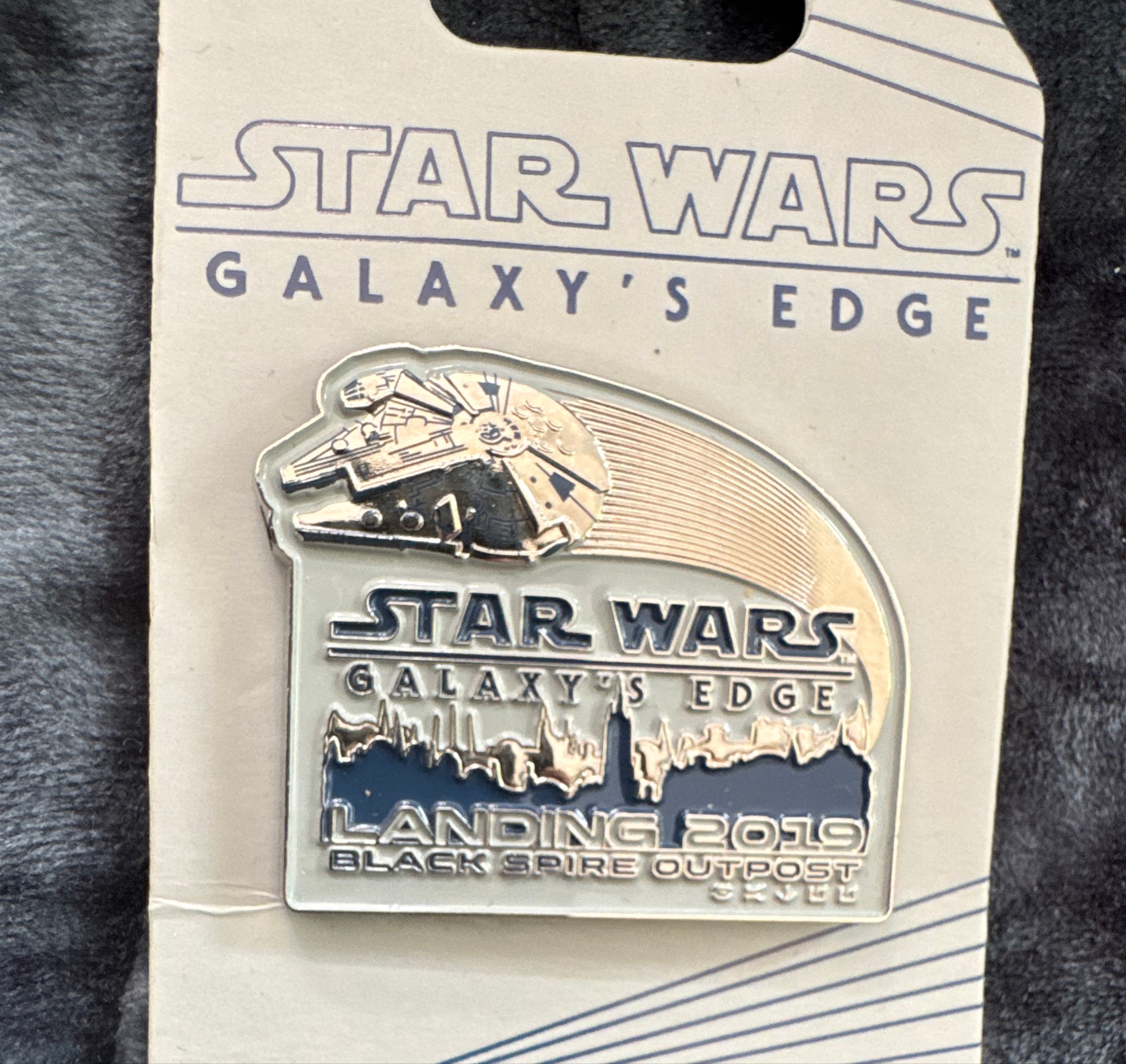 Star Wars Galaxy's Edge Landing 2019 Millennium Falcon Slider Pin