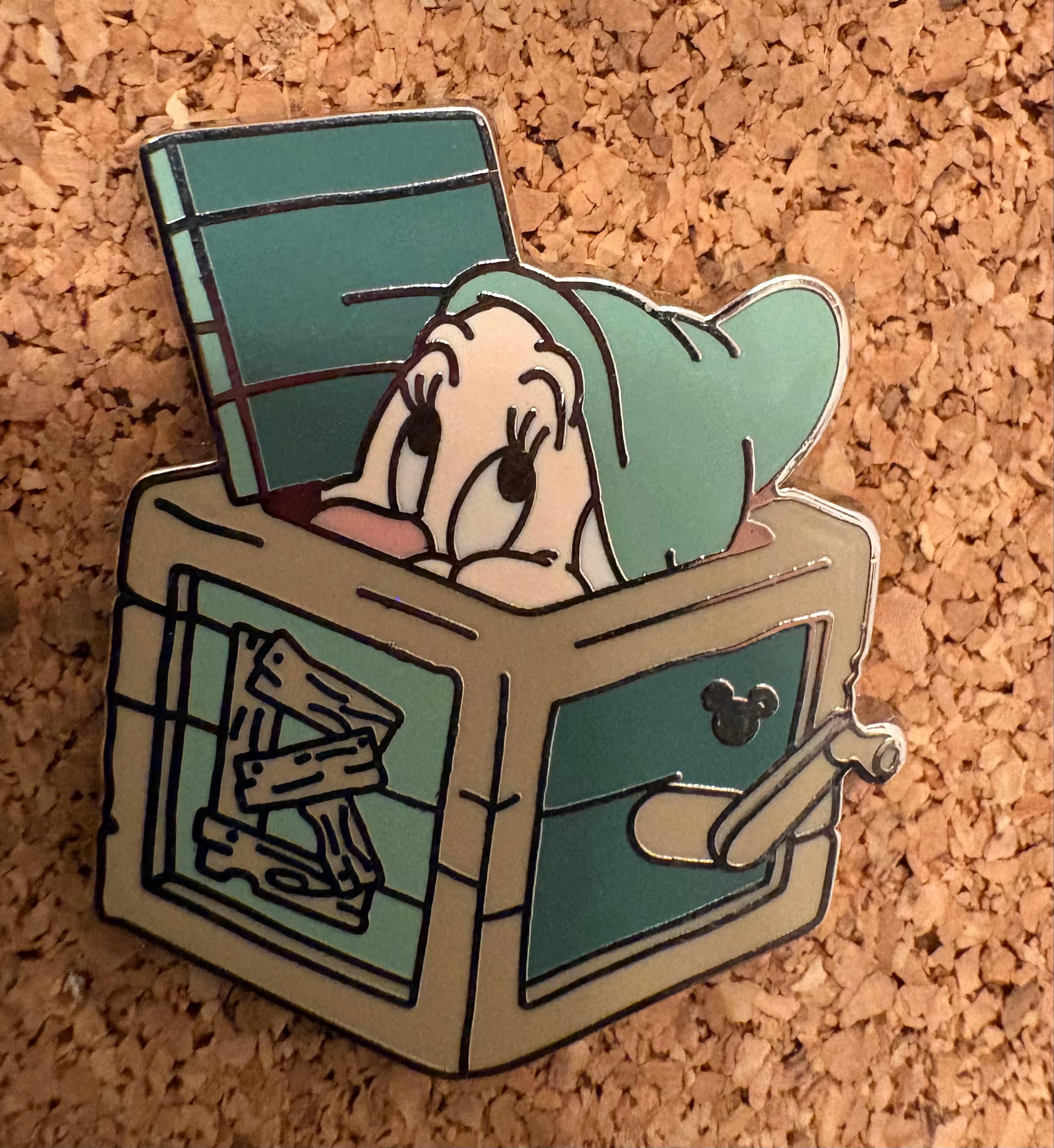 Hidden Mickey Seven Dwarfs Jack in the Box Bashful Pin