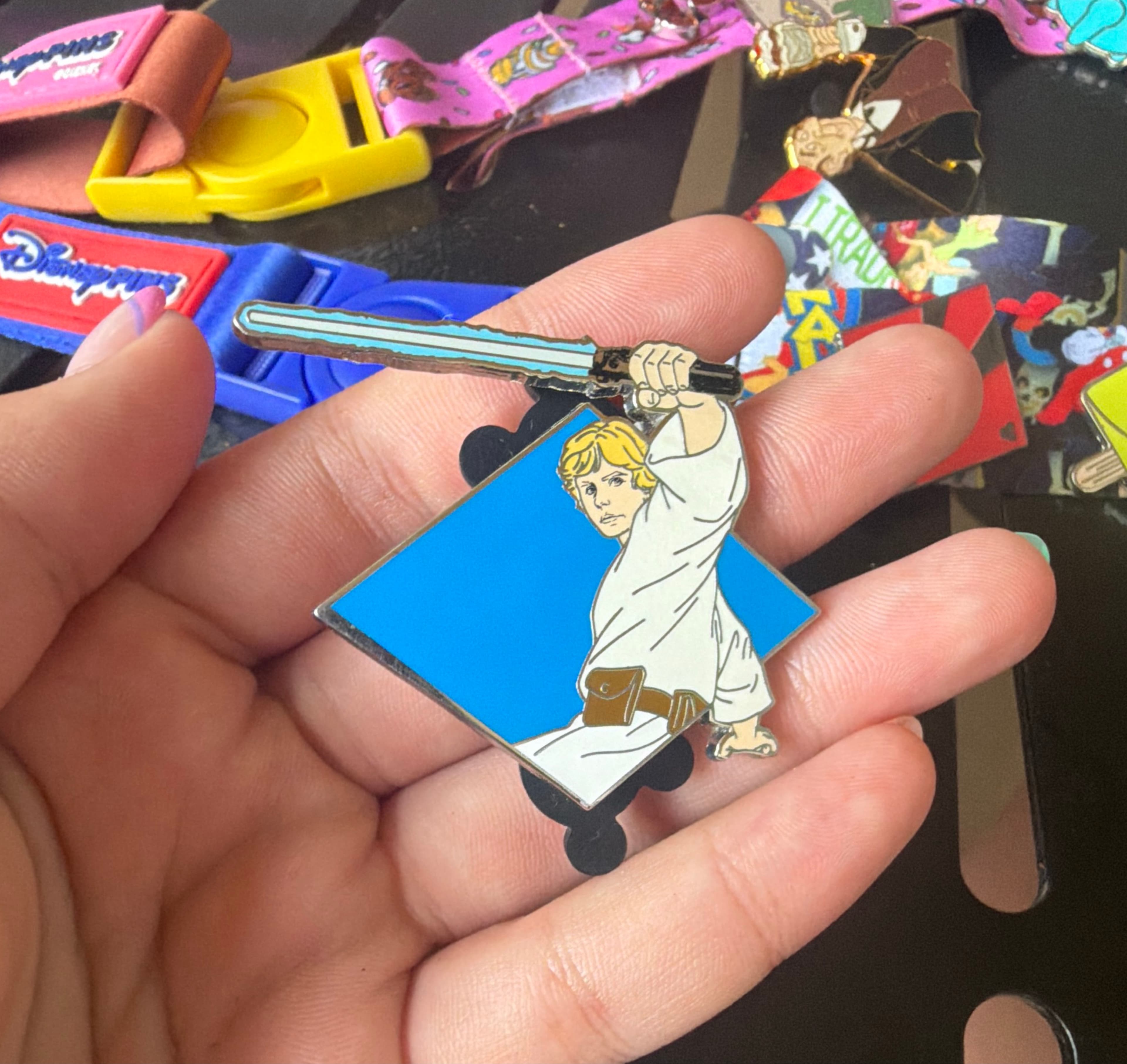 Luke Skywalker with Blue Lightsaber - Star Wars Character Diamond Series