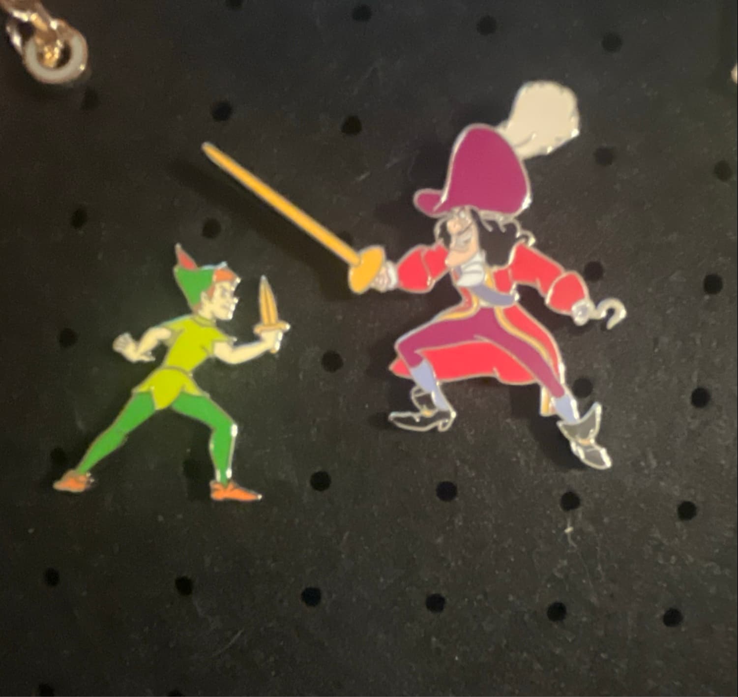 Peter Pan fights Captain Hook Pin Set