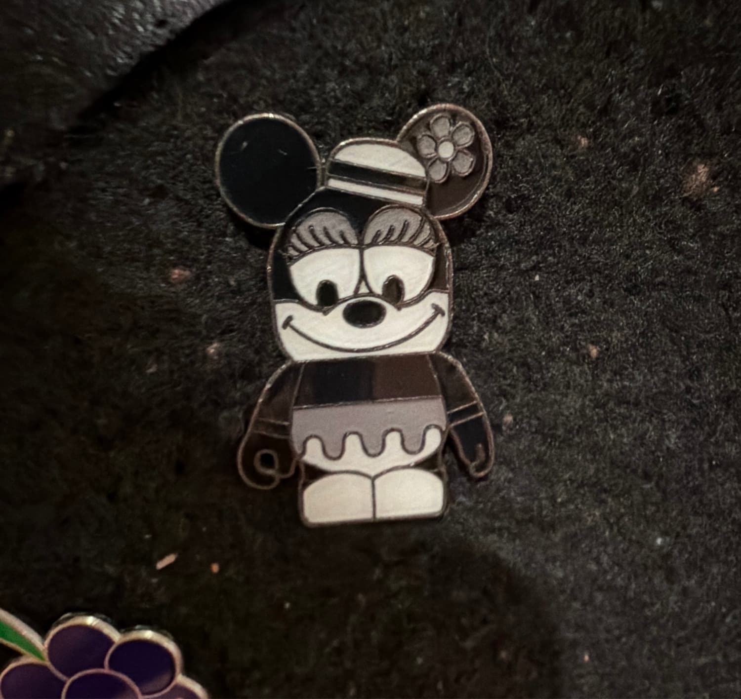 Minnie Mouse Vinylmation Black and White Classic Pin