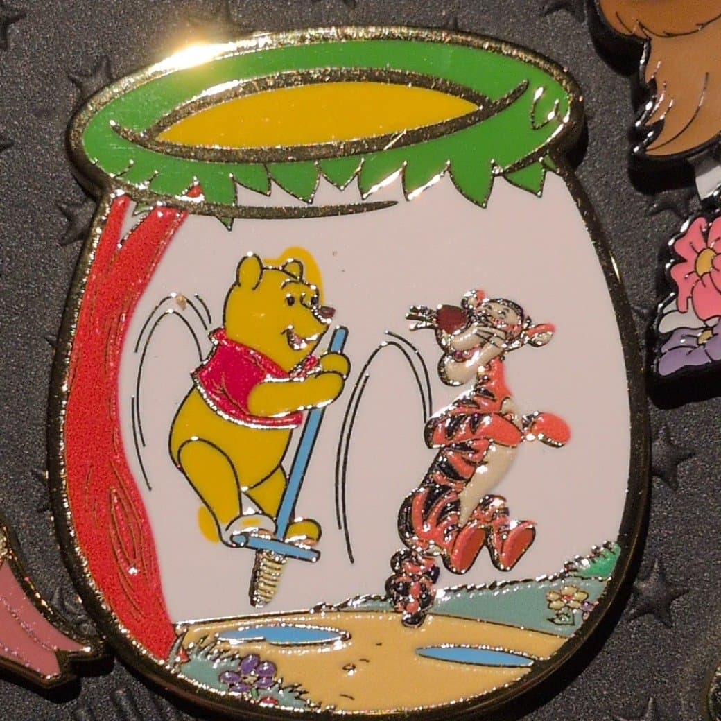 Winnie the Pooh Friendship Honey Pots Mystery Set