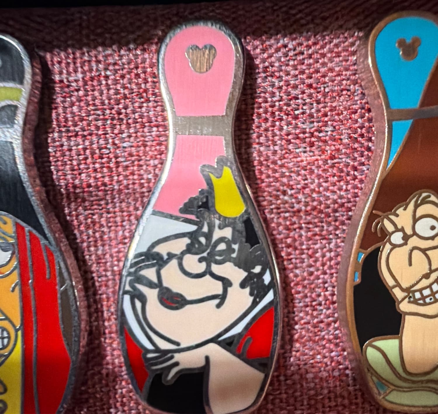 Queen of Hearts - 2008 Hidden Mickey - Bowling Pin Villains