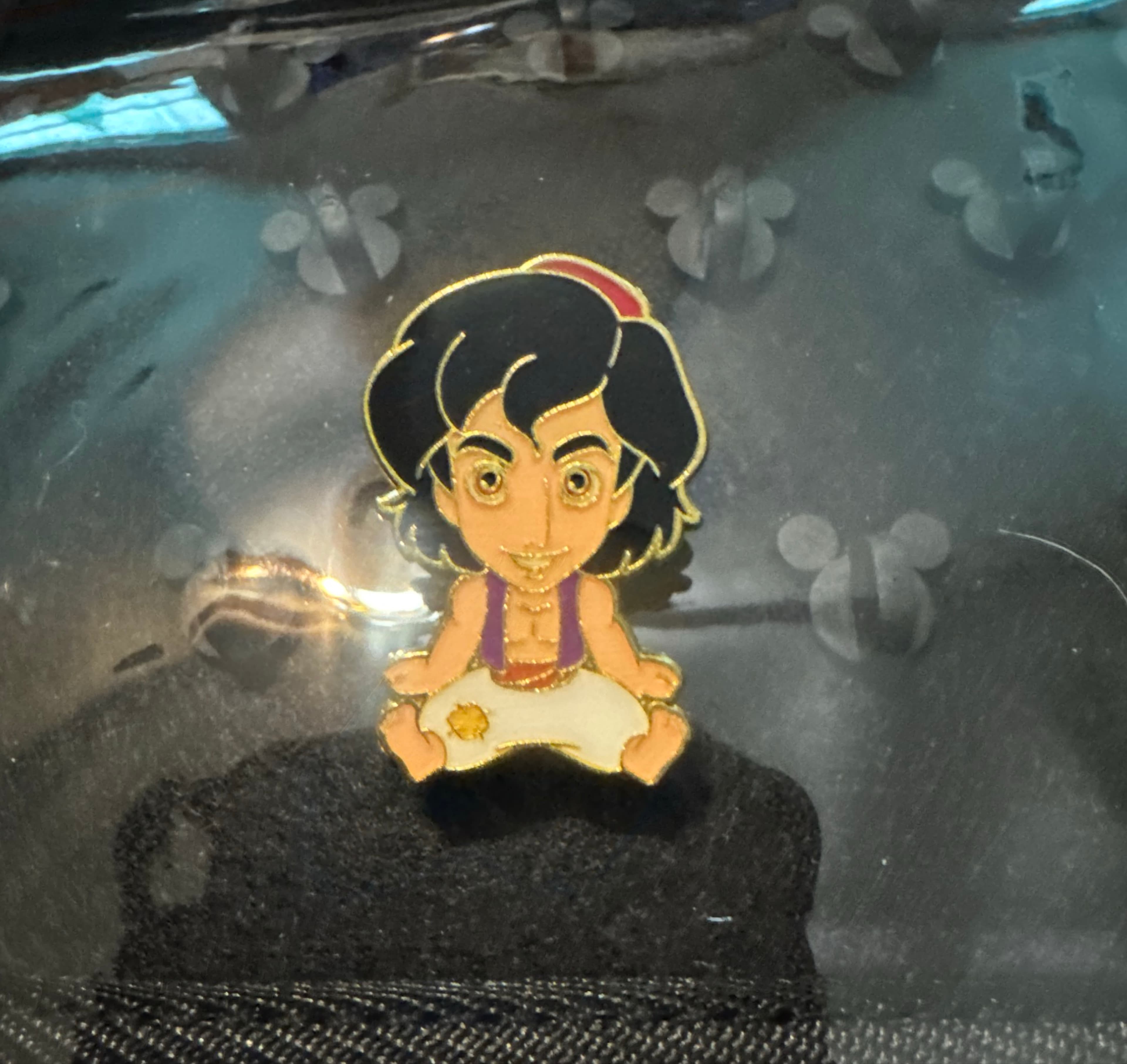 Aladdin Sitting front