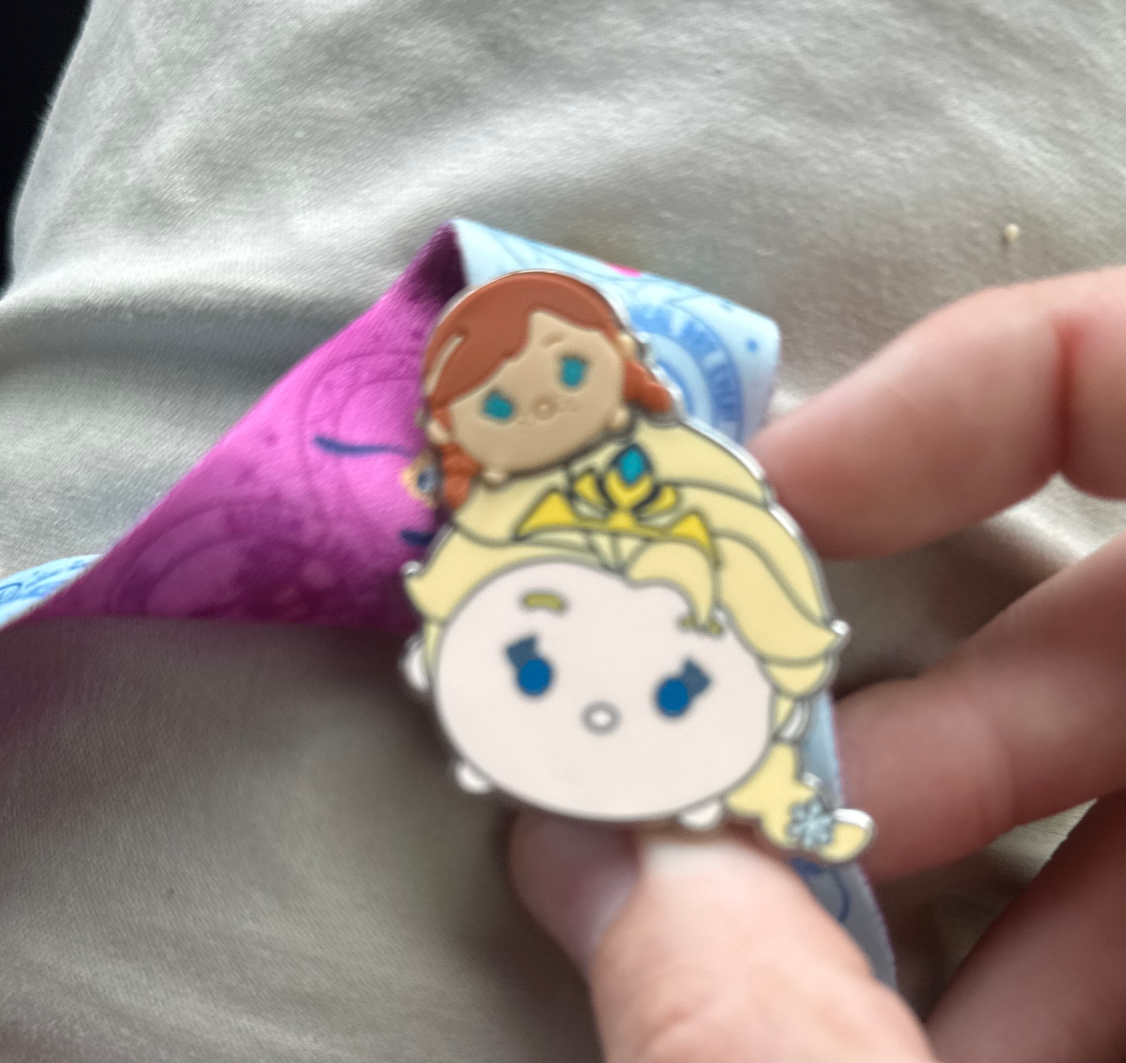 Elsa with Anna - Tsum Tsum Booster Set: Free-D Character Stacks
