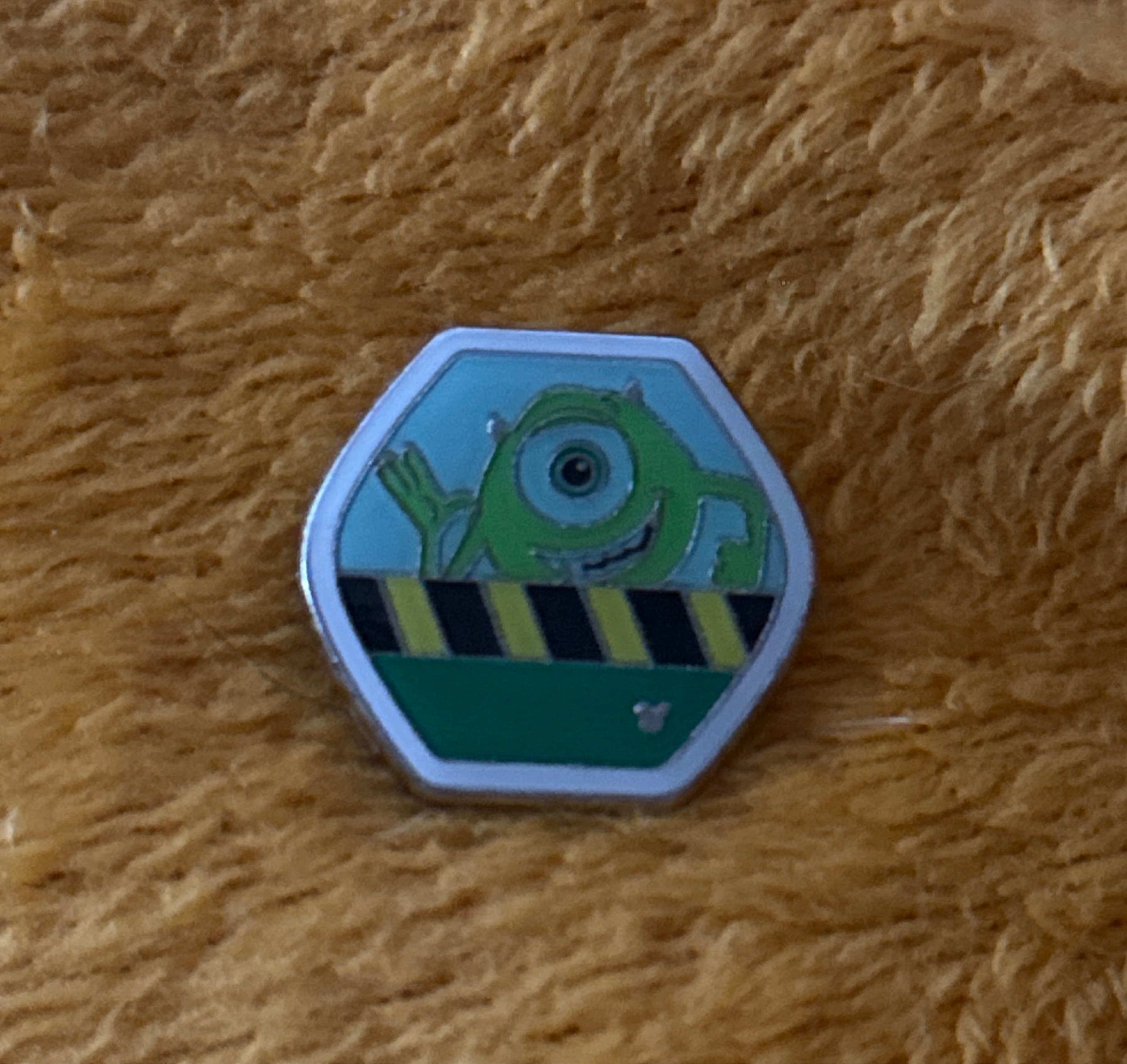 Mike Wazowski Waving - Monsters, Inc. - WDW Hidden Disney 2024: Wave 1