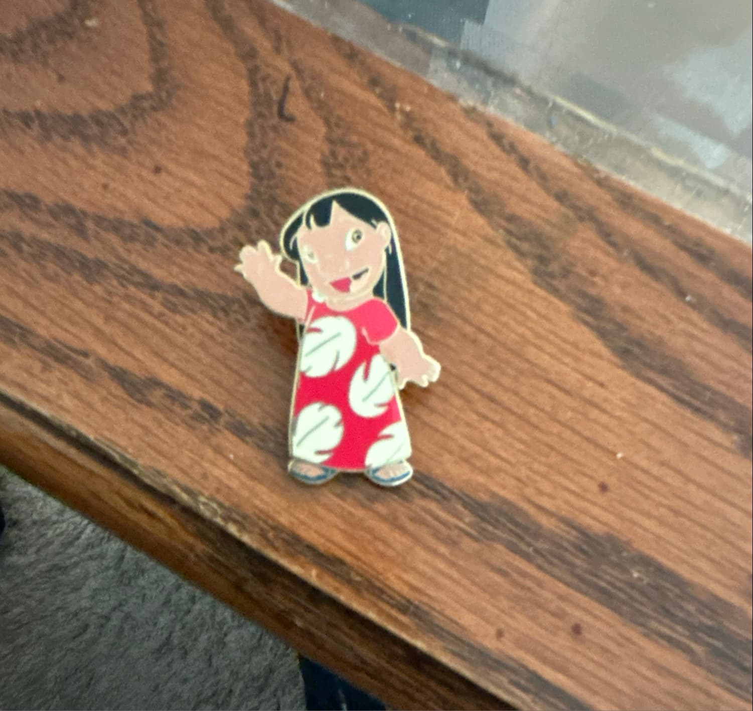 Lilo waving