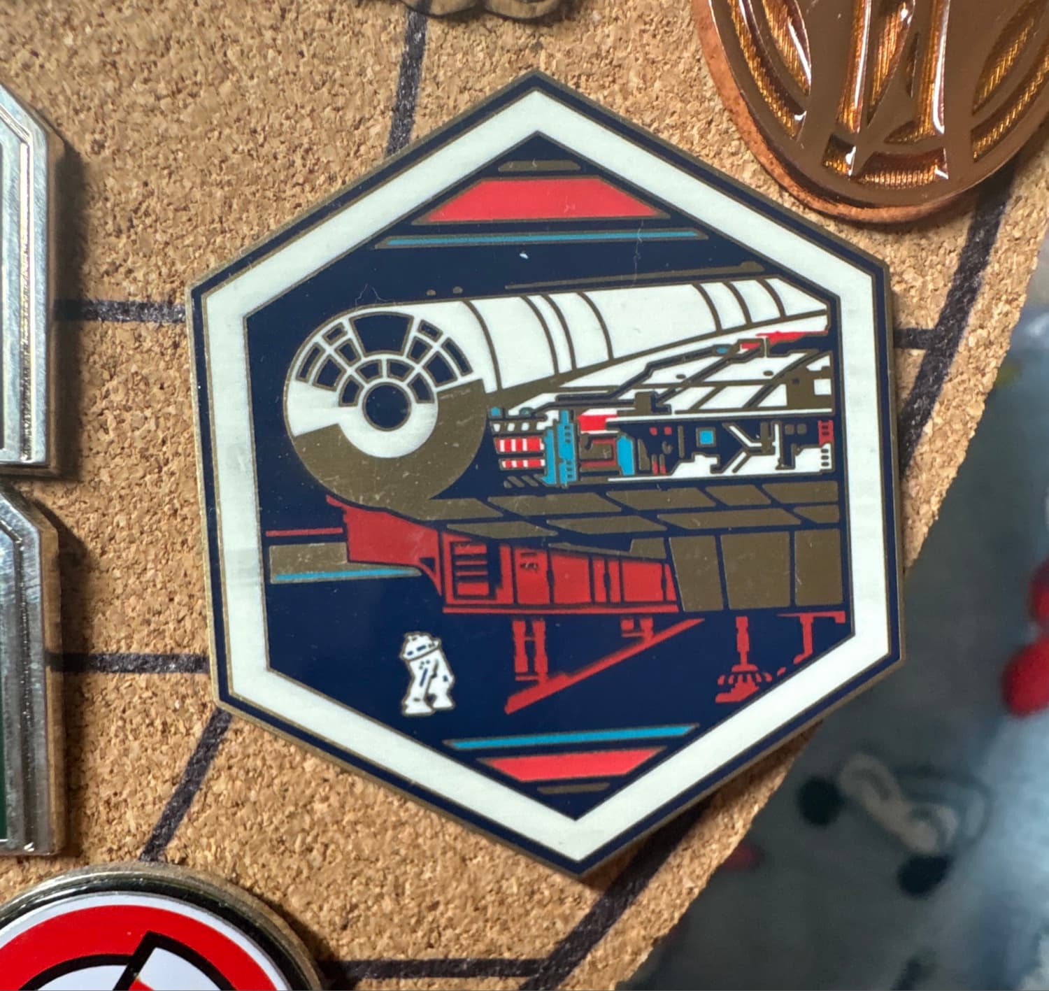 Galaxy Edge Batuu R2-D2 Millennium Falcon Ramp
