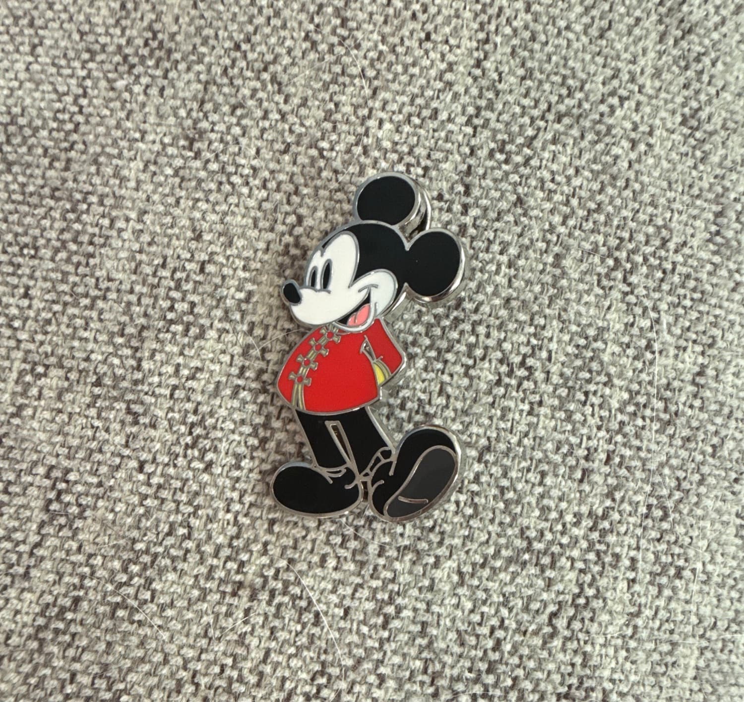 Mickey Mouse China World Showcase Pin