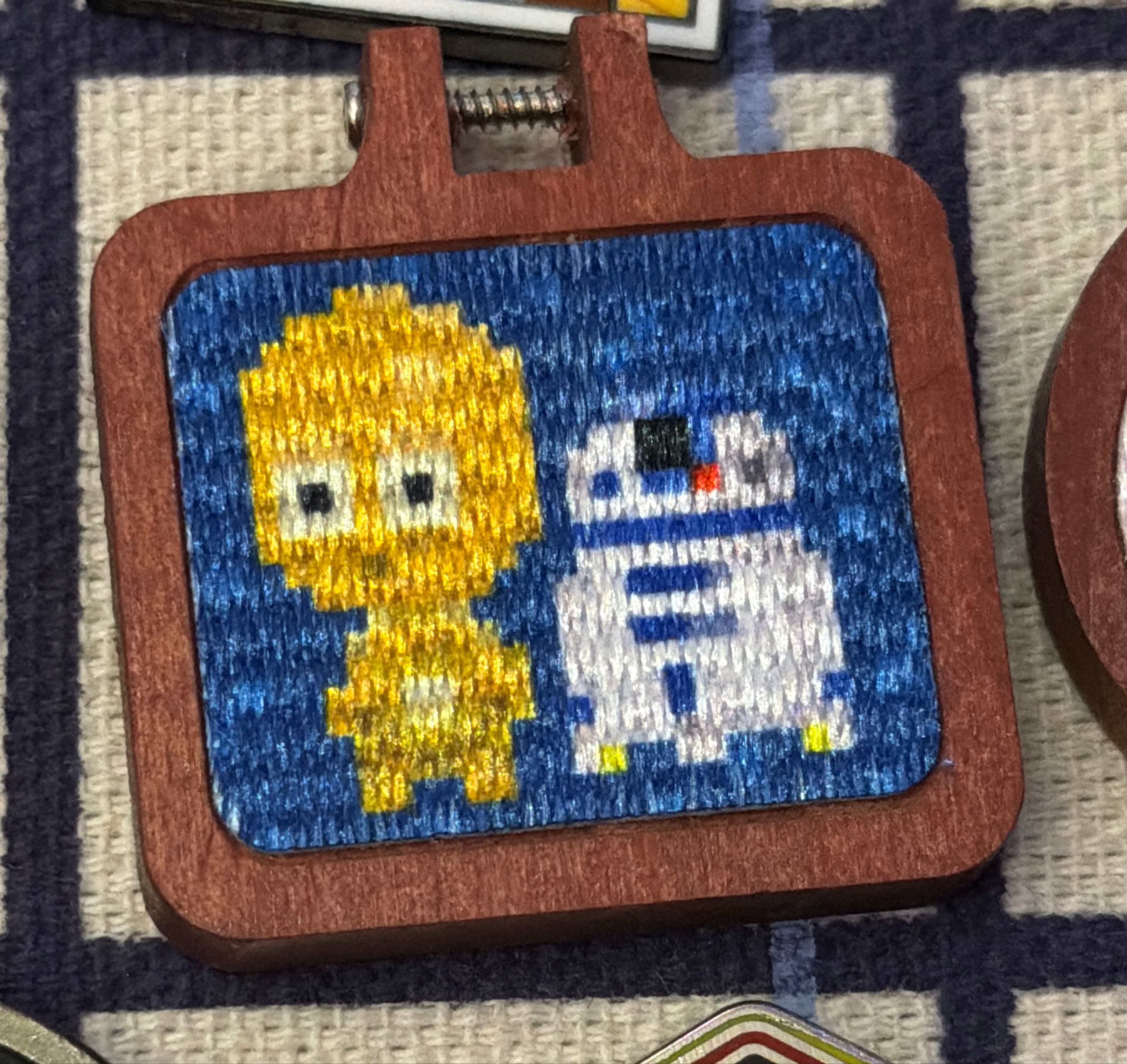 C-3PO and R2-D2 - Star Wars Pixel Art - Disney Pin