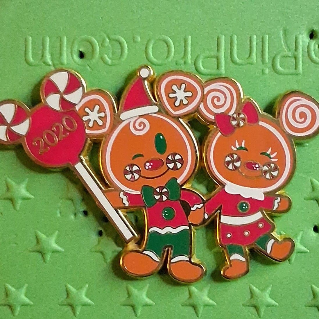 Disney Mickey and Minnie Mouse Gingerbread Holiday 2020 Pin