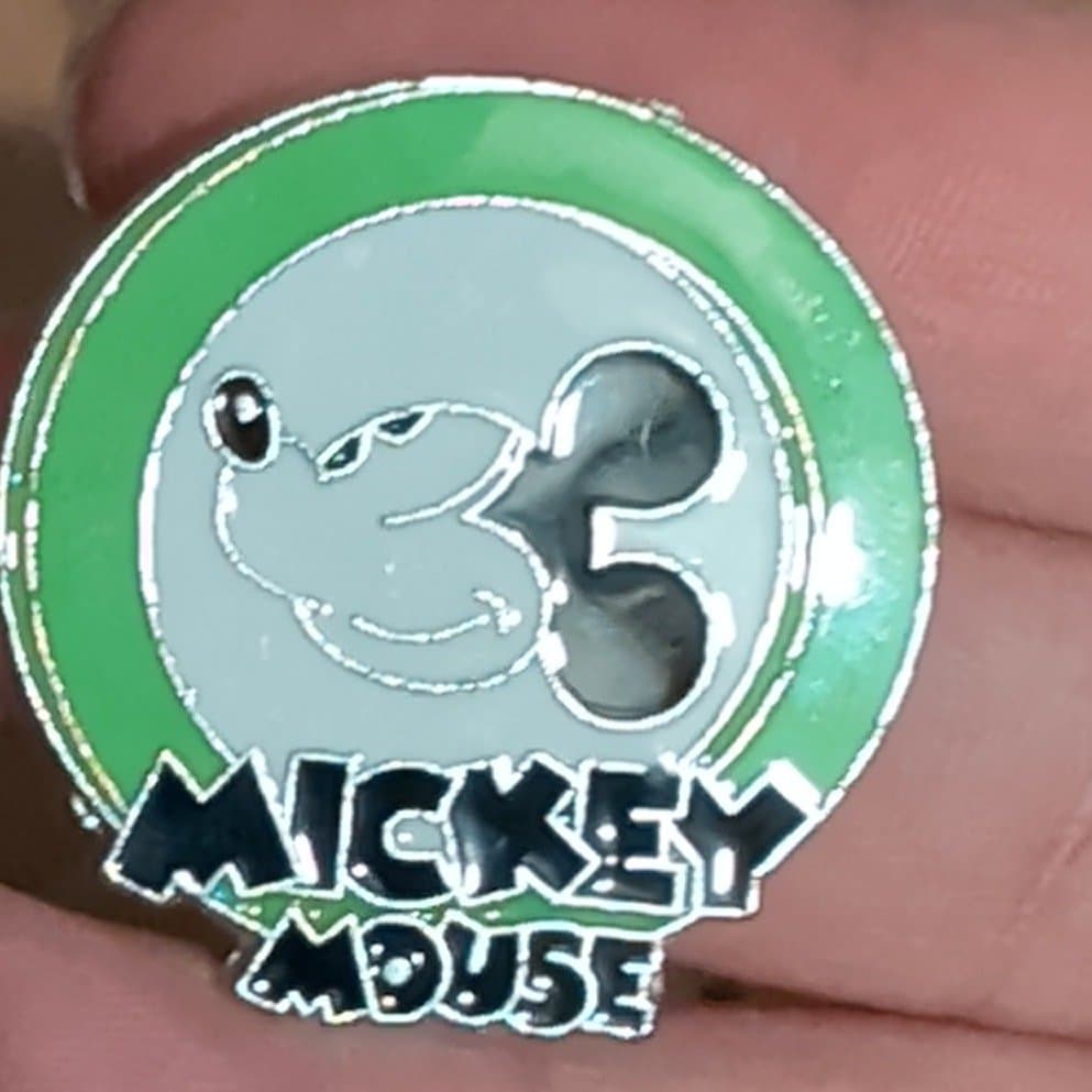 Mickey Mouse Colorful Mickeys (Green)