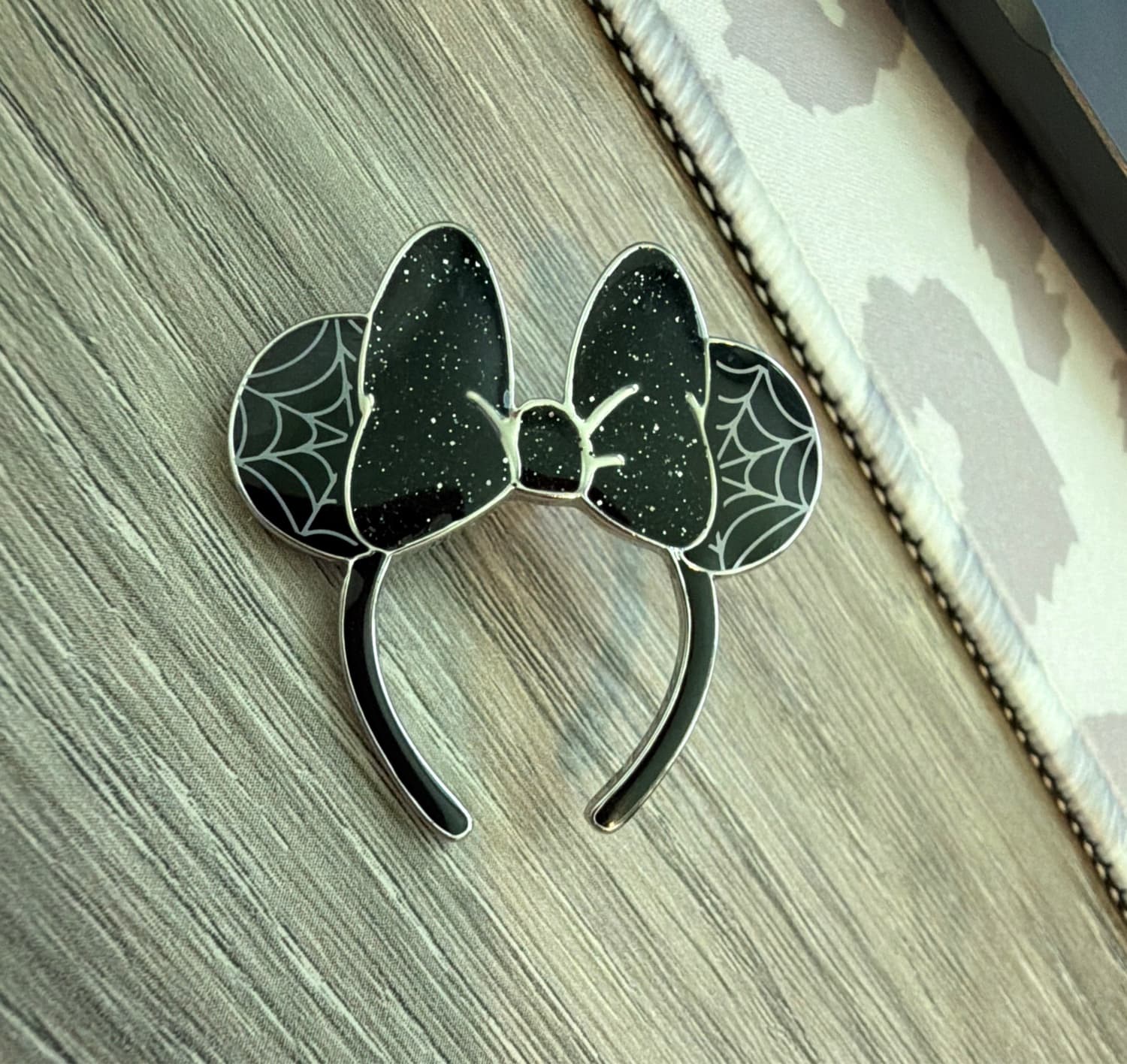 Minnie Mouse Glitter Spiderweb Ears Pin