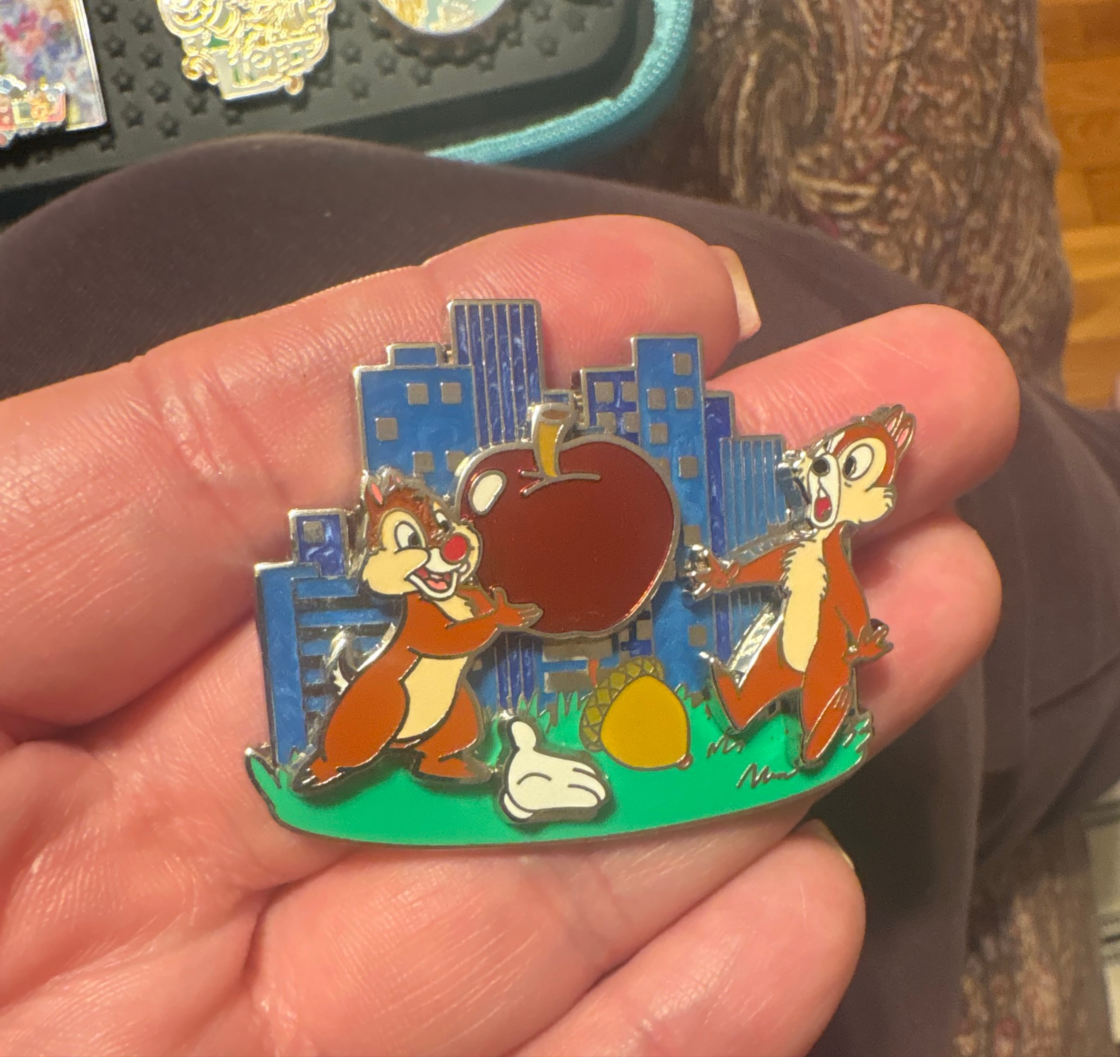 Chip & Dale New York City Big Apple Exclusive Pin