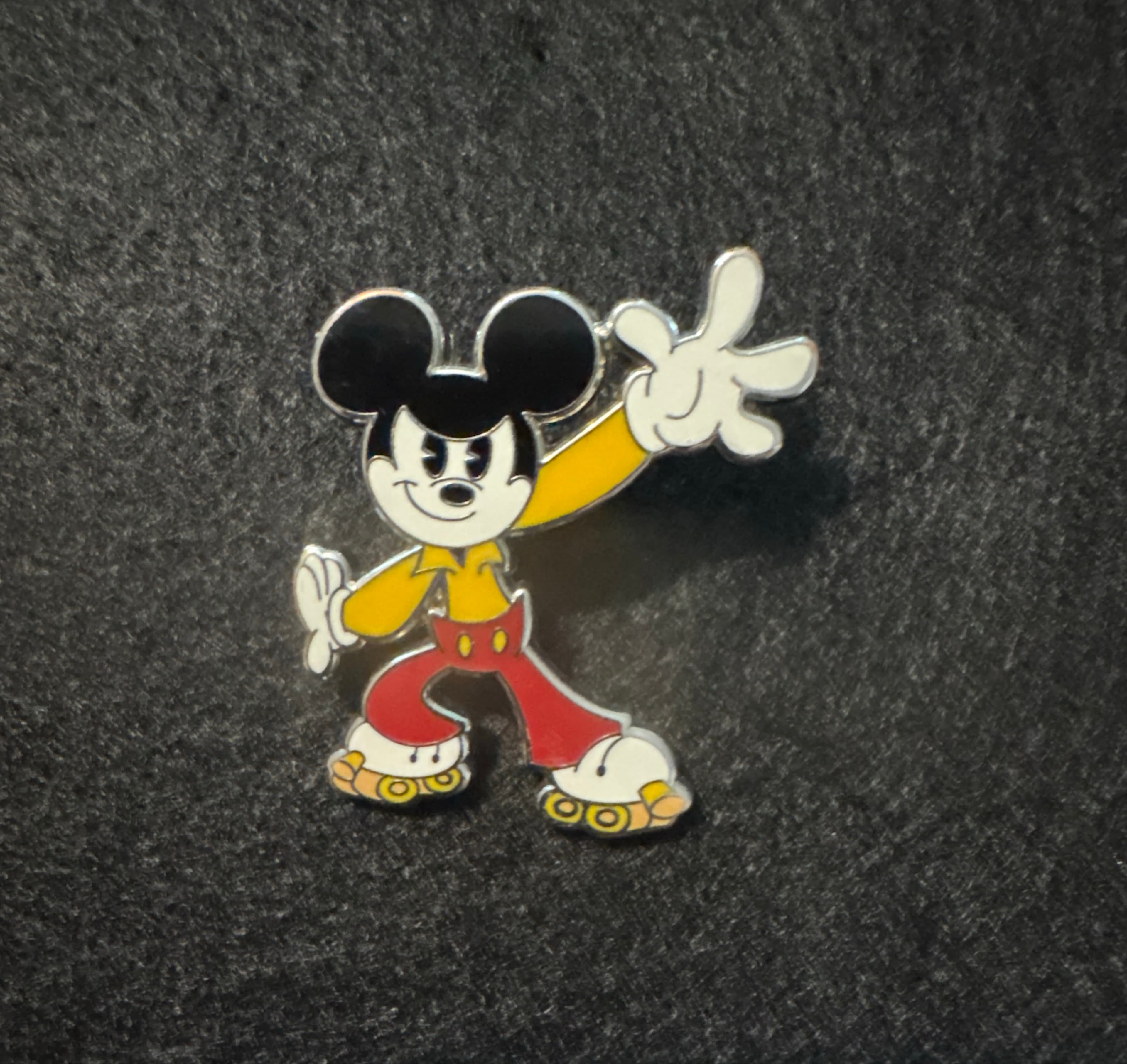 Disco Mickey in Skates - Keep on Rollin'