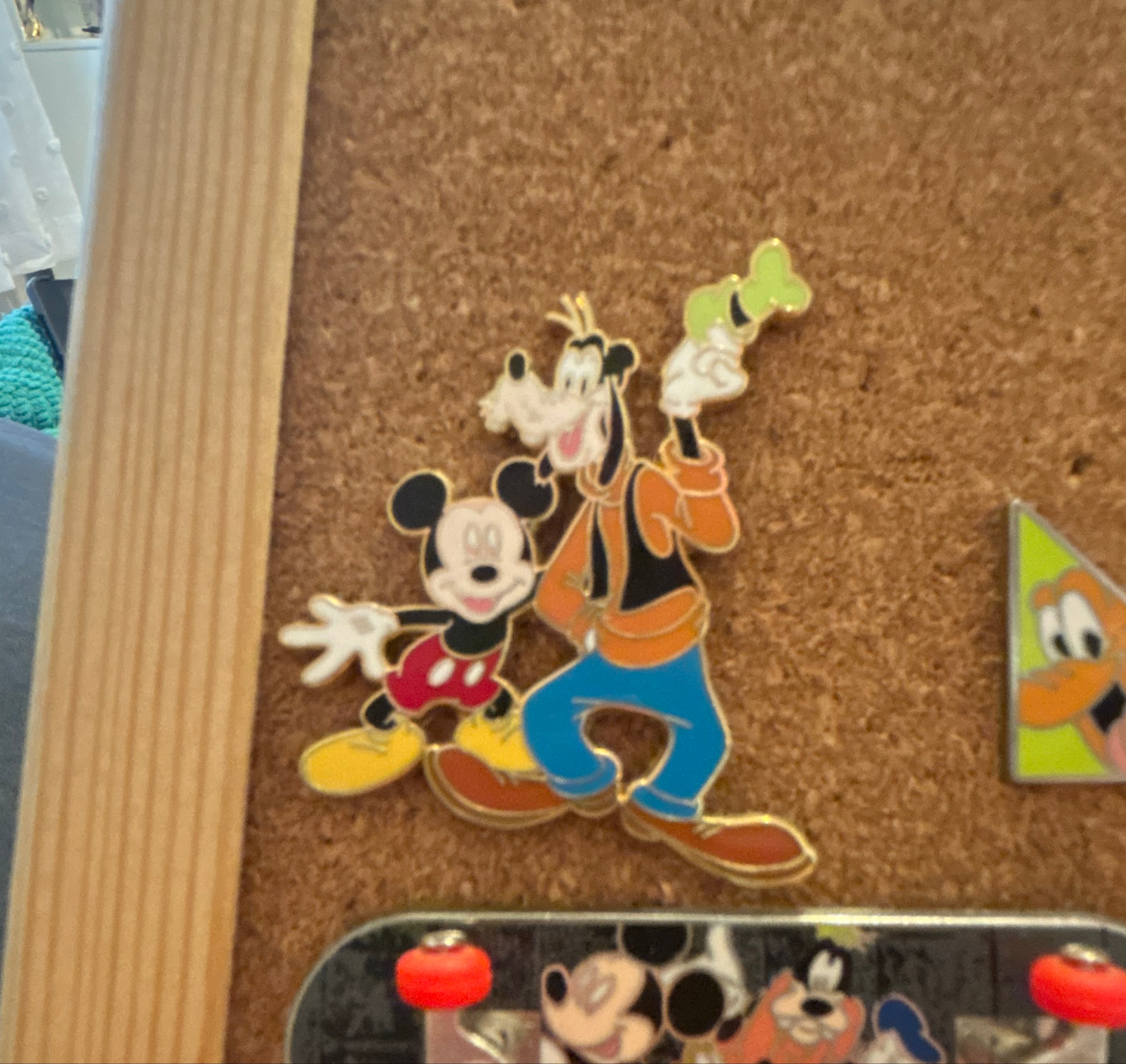 Mickey Mouse and Goofy - Friends Are Forever (Green Bone Variant - Unconfirmed)