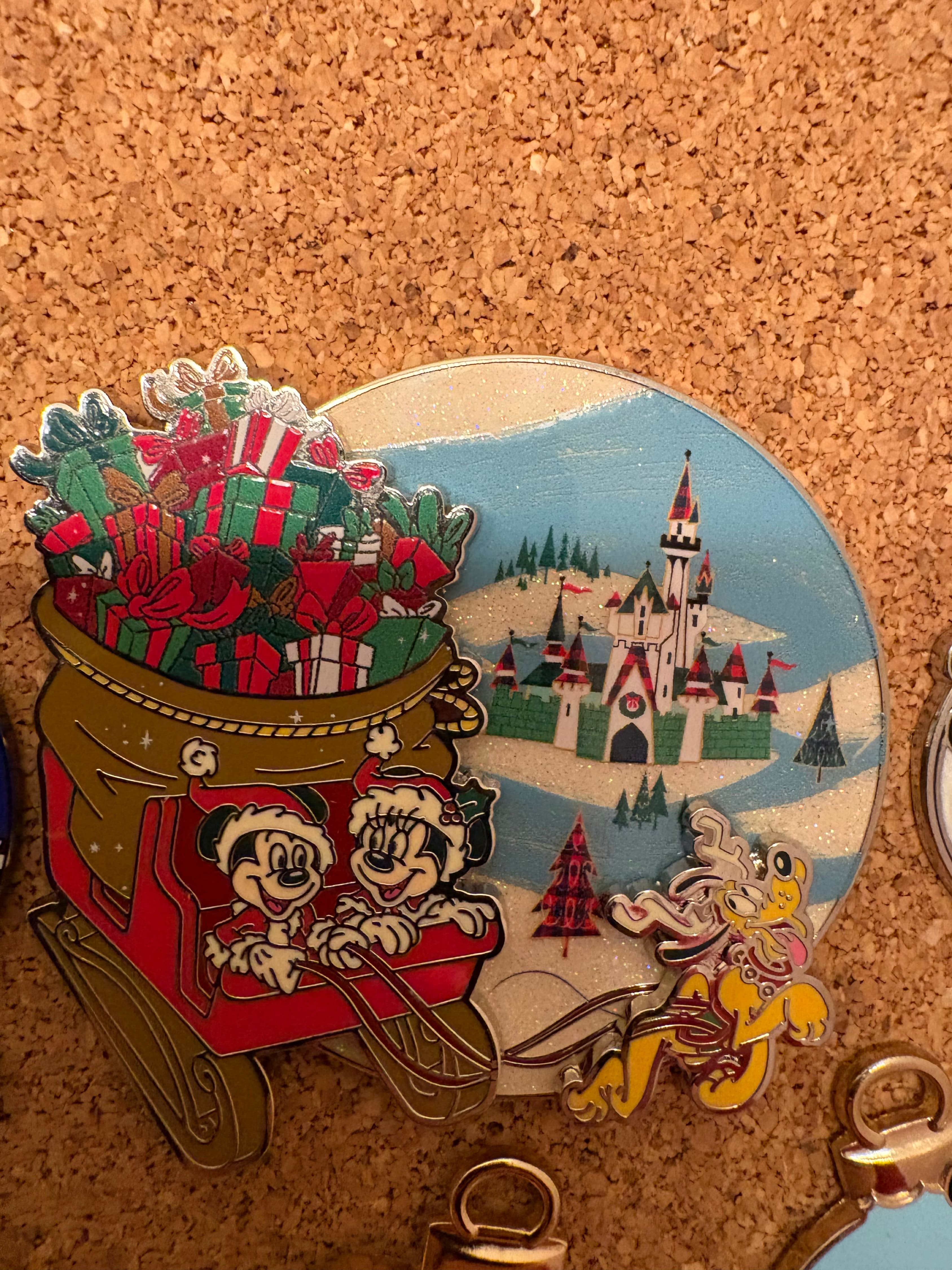 Christmas 2025 - Sleigh Mini Jumbo - Mickey, Minnie, and Pluto Sled