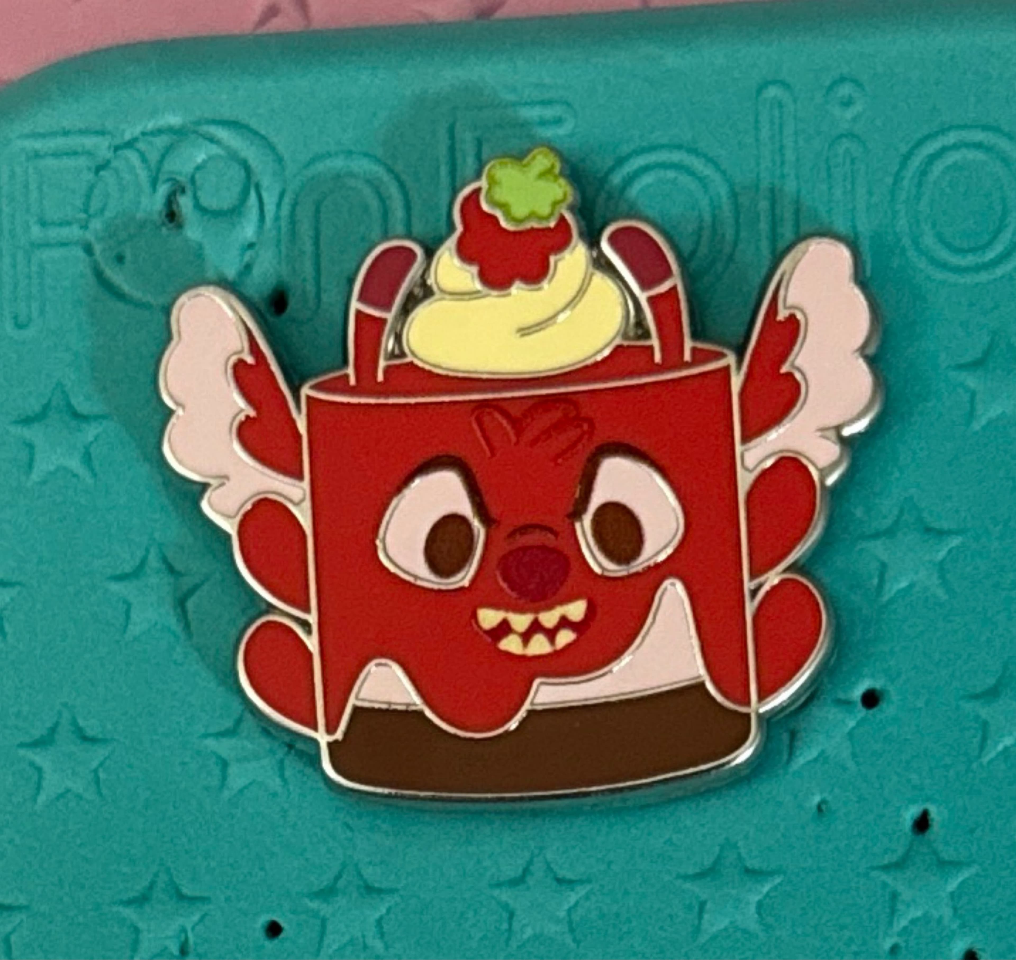 Leroy Chocolate Raspberry Mousse Cake - Disney Munchlings Mystery Collection (Series 3)