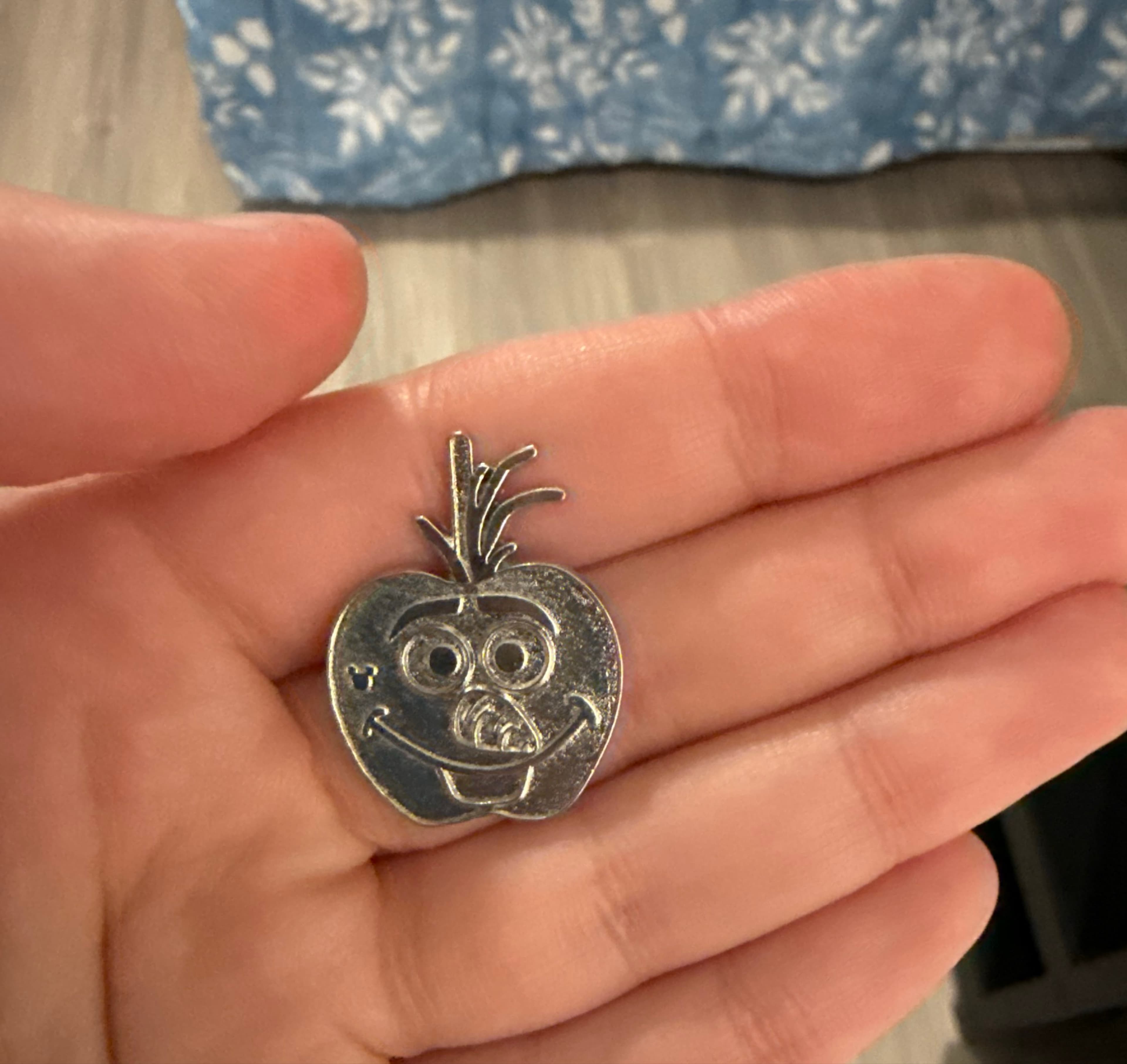 Smiling Apple Hidden Mickey Chaser front