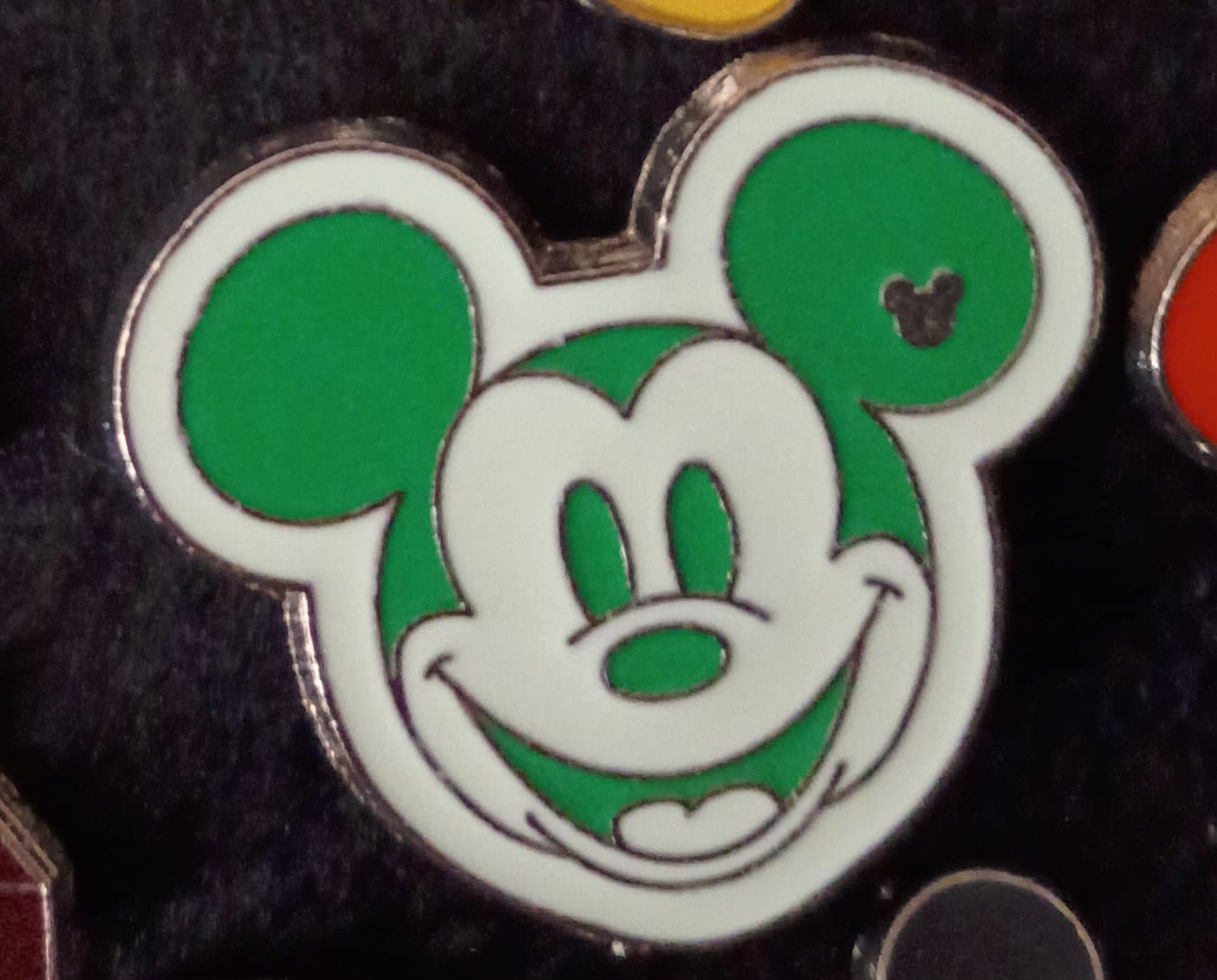 Mickey Mouse Head - Green (Hidden Mickey Series III: Colorful Faces)