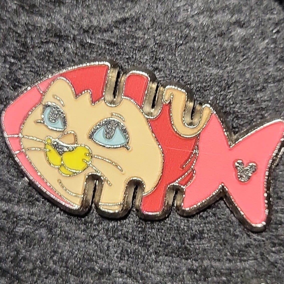 Dinah - Hidden Mickey Fishbone Cats