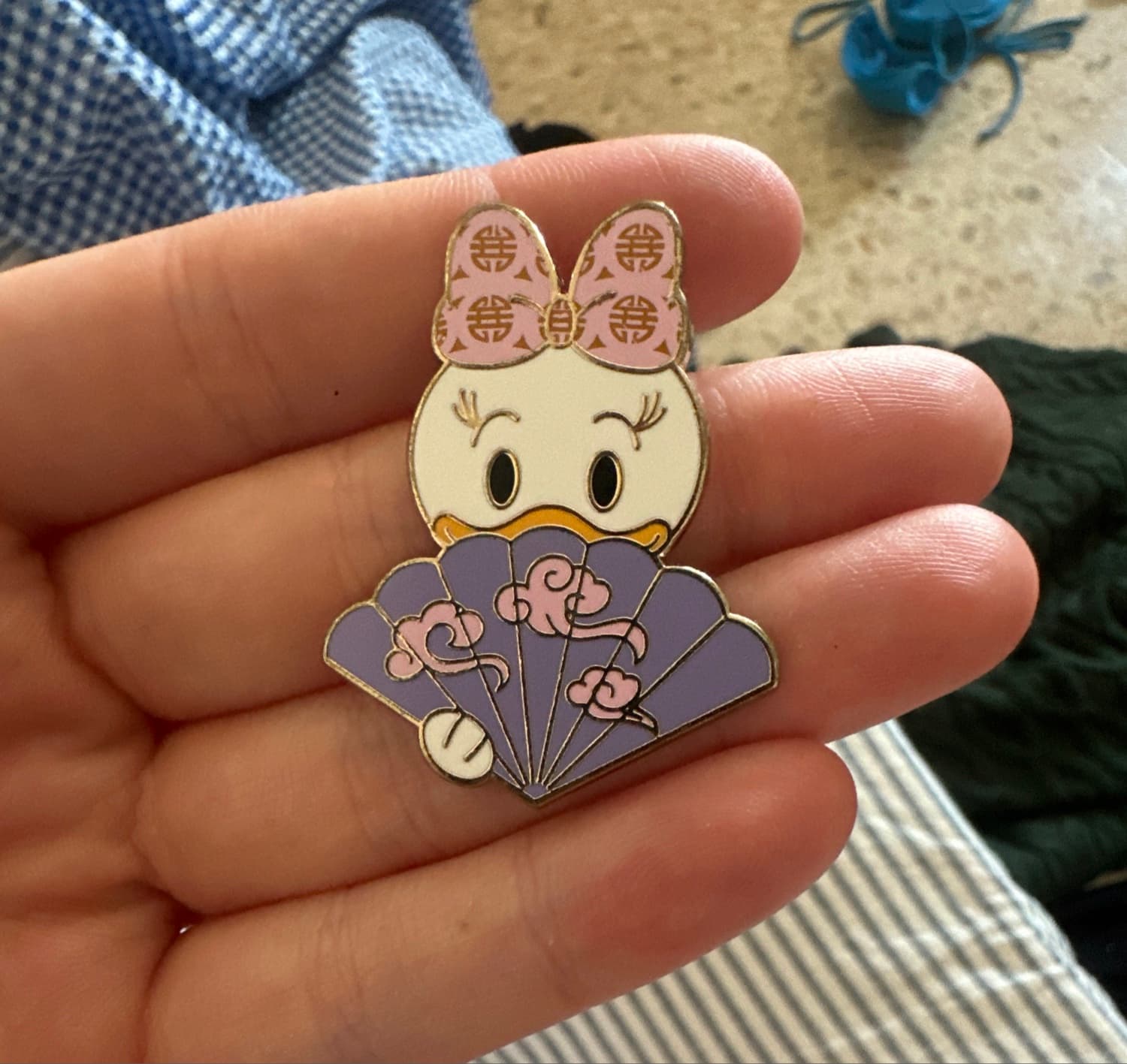 Daisy Duck - Character Folding Fans Mystery Collection
