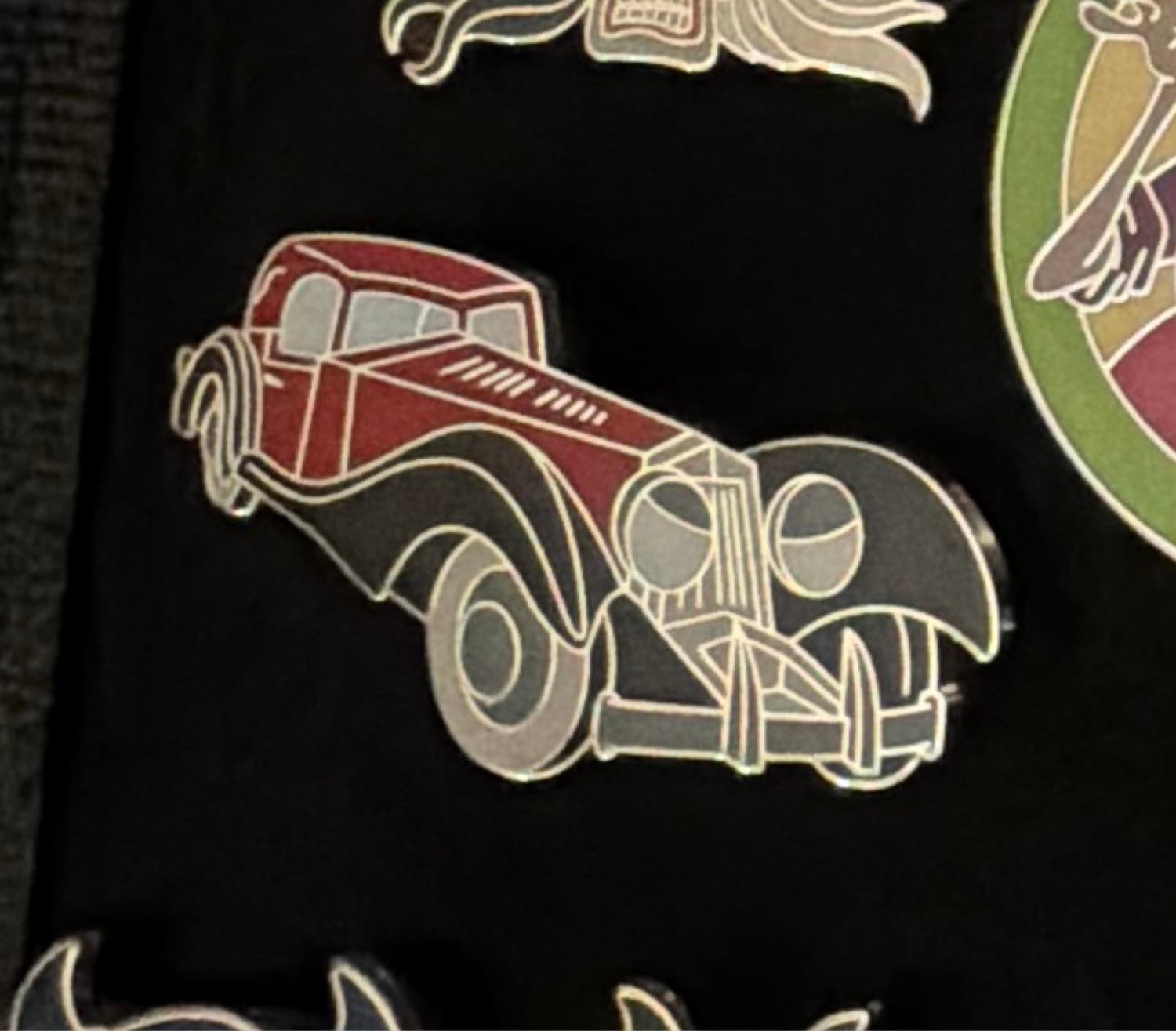 Magical Mystery Pins Series 22 - Character Cars - Cruella’s Red Car front