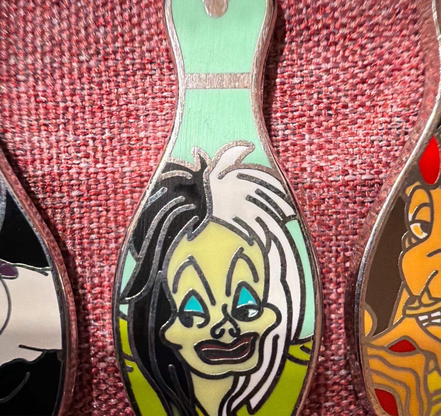 Cruella DeVil - 2008 Hidden Mickey - Bowling Pin Villains