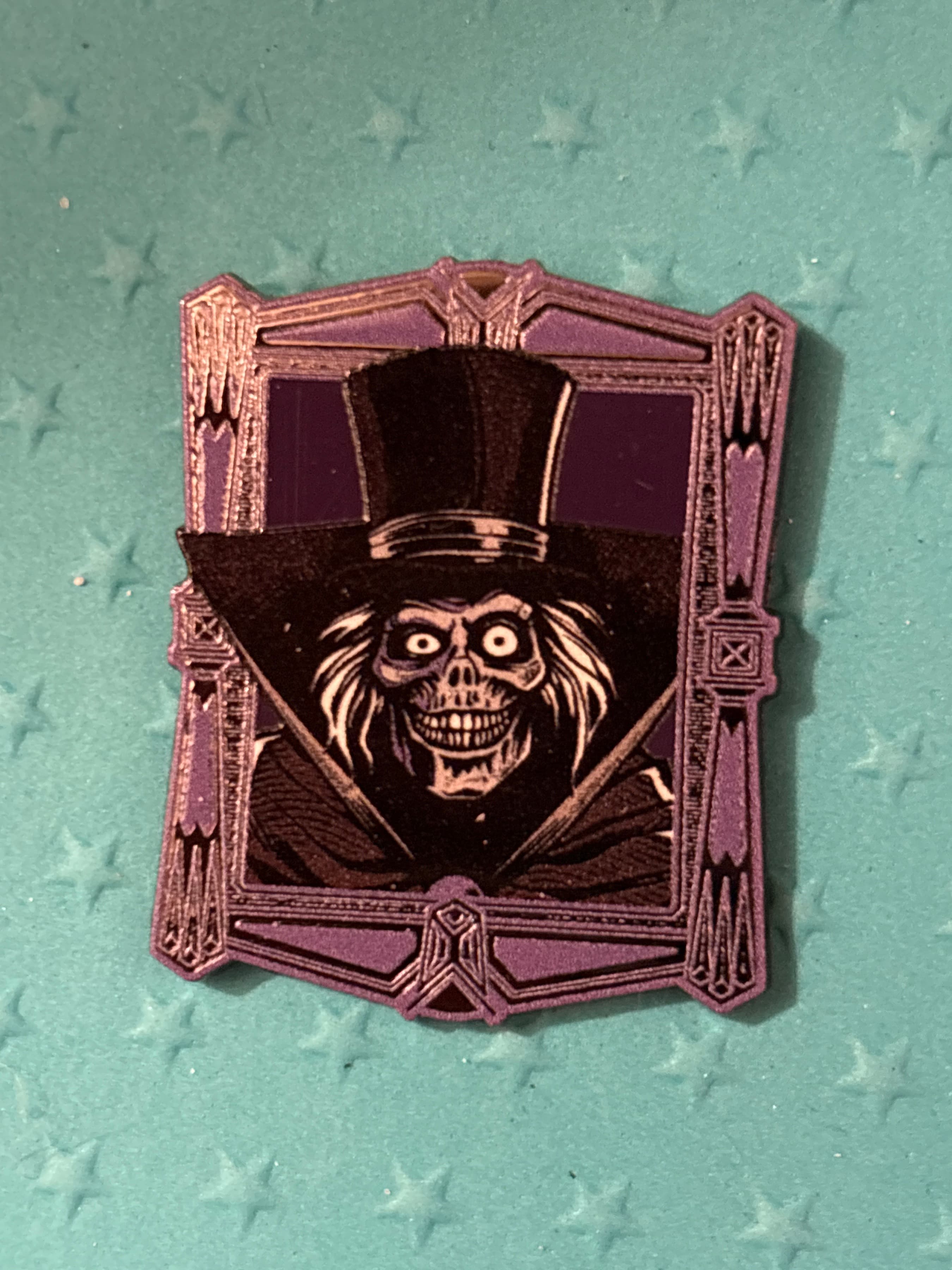 Starter Set - The Hatbox Ghost Portrait ONLY - Haunted Mansion Ghost Host Collection front