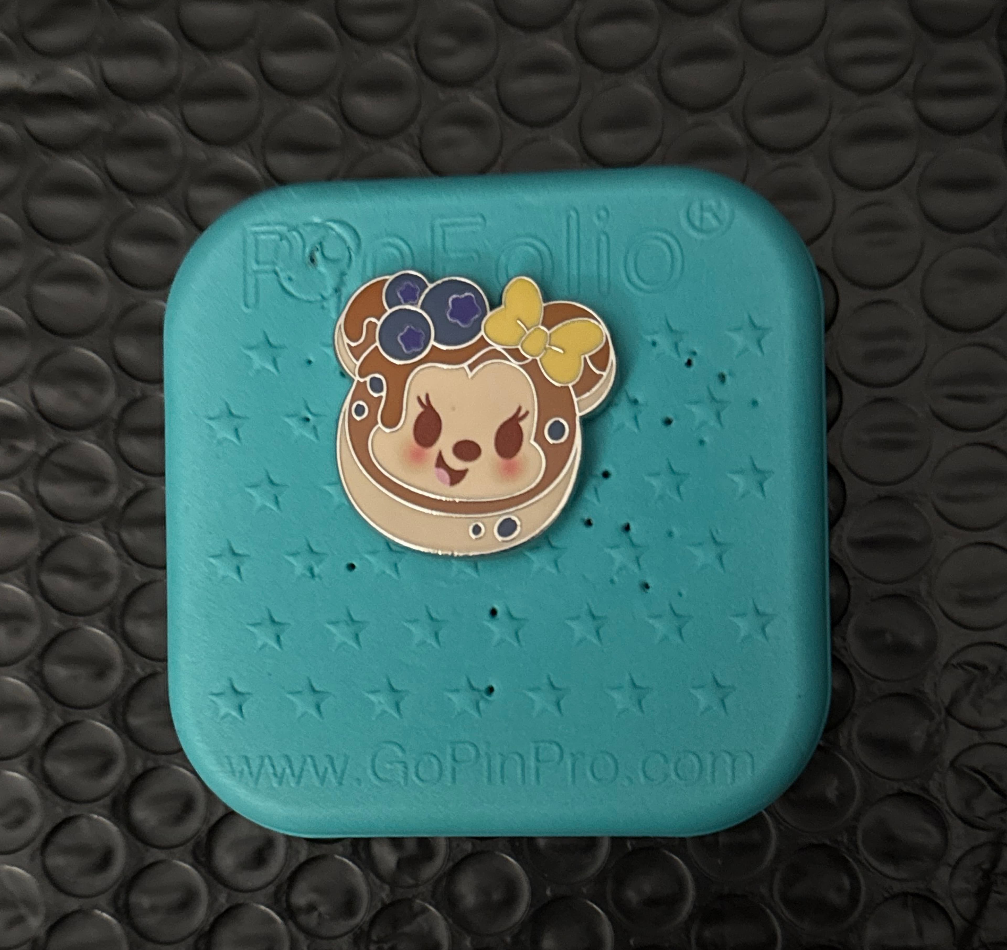 Minnie Mouse Blueberry Pancake - Disney Munchlings Series 2 Mystery Pin Set