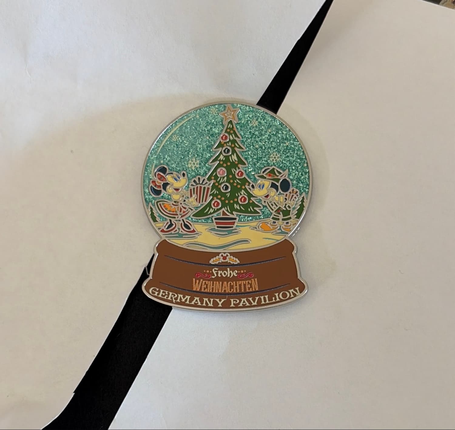 Frohe Weihnachten Germany Pavilion Mickey & Minnie Snow globe
