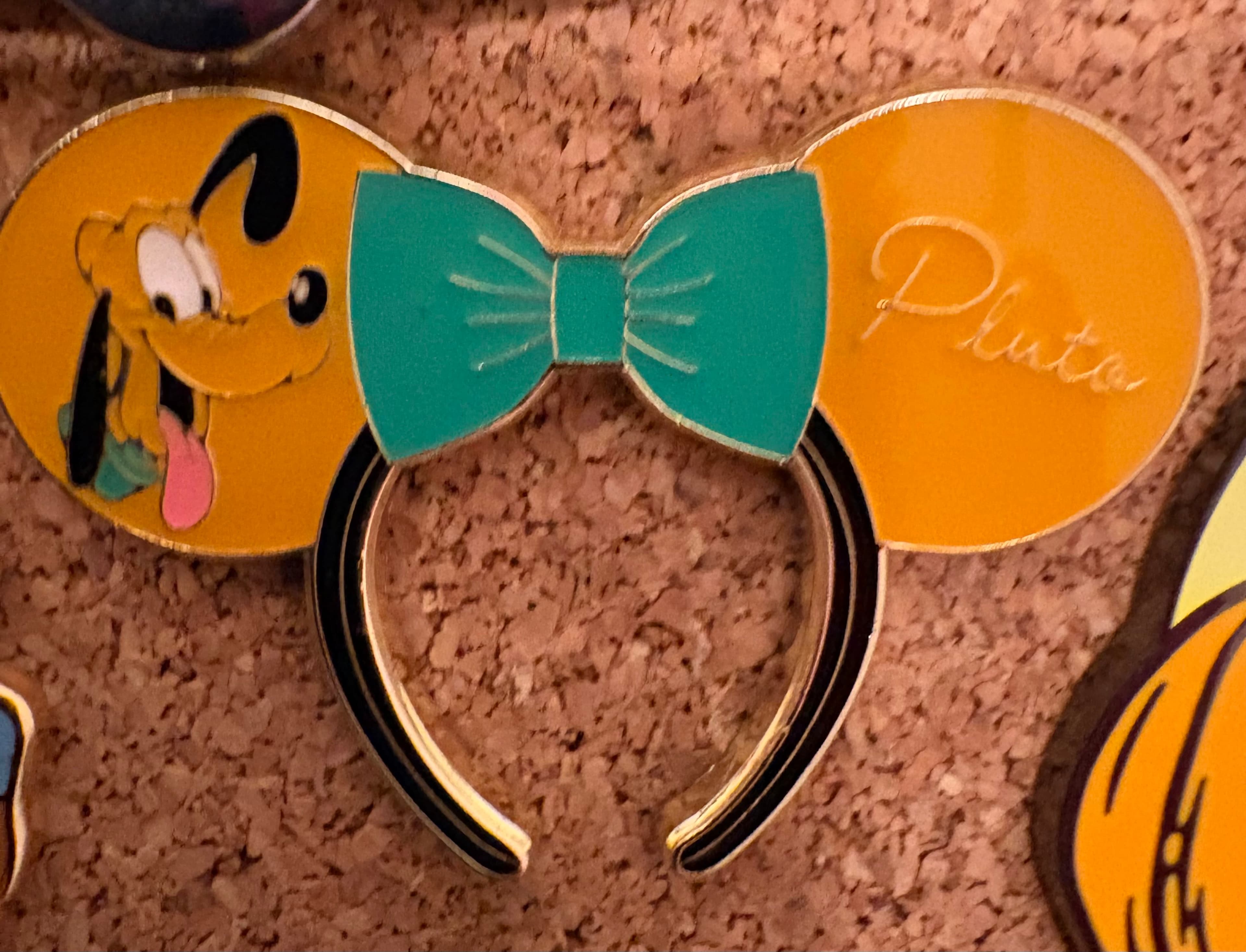 Pluto - Mickey and Friends Ears Set - Mystery Pin