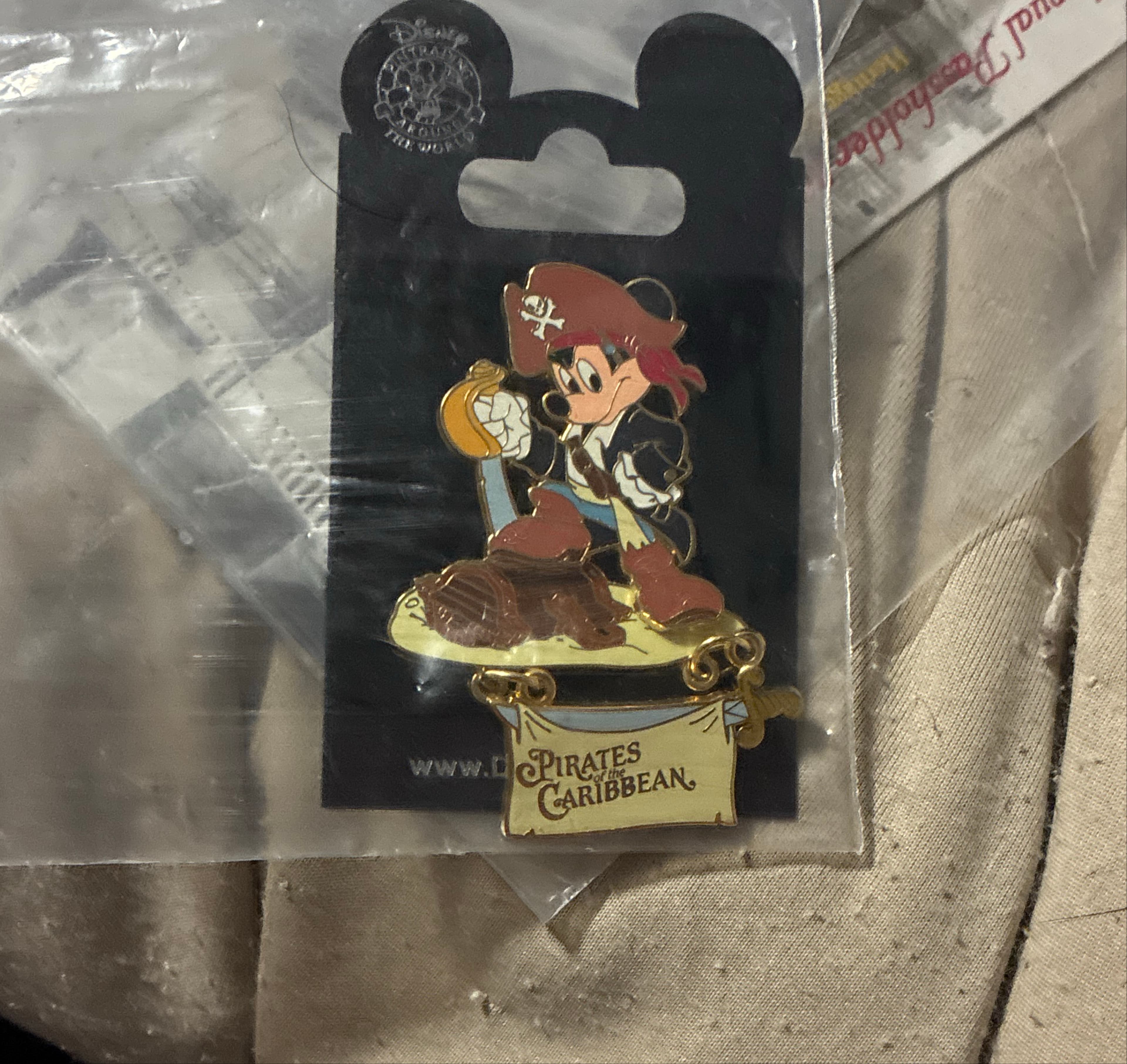Pirates of the Caribbean - Legend of the Golden Pins