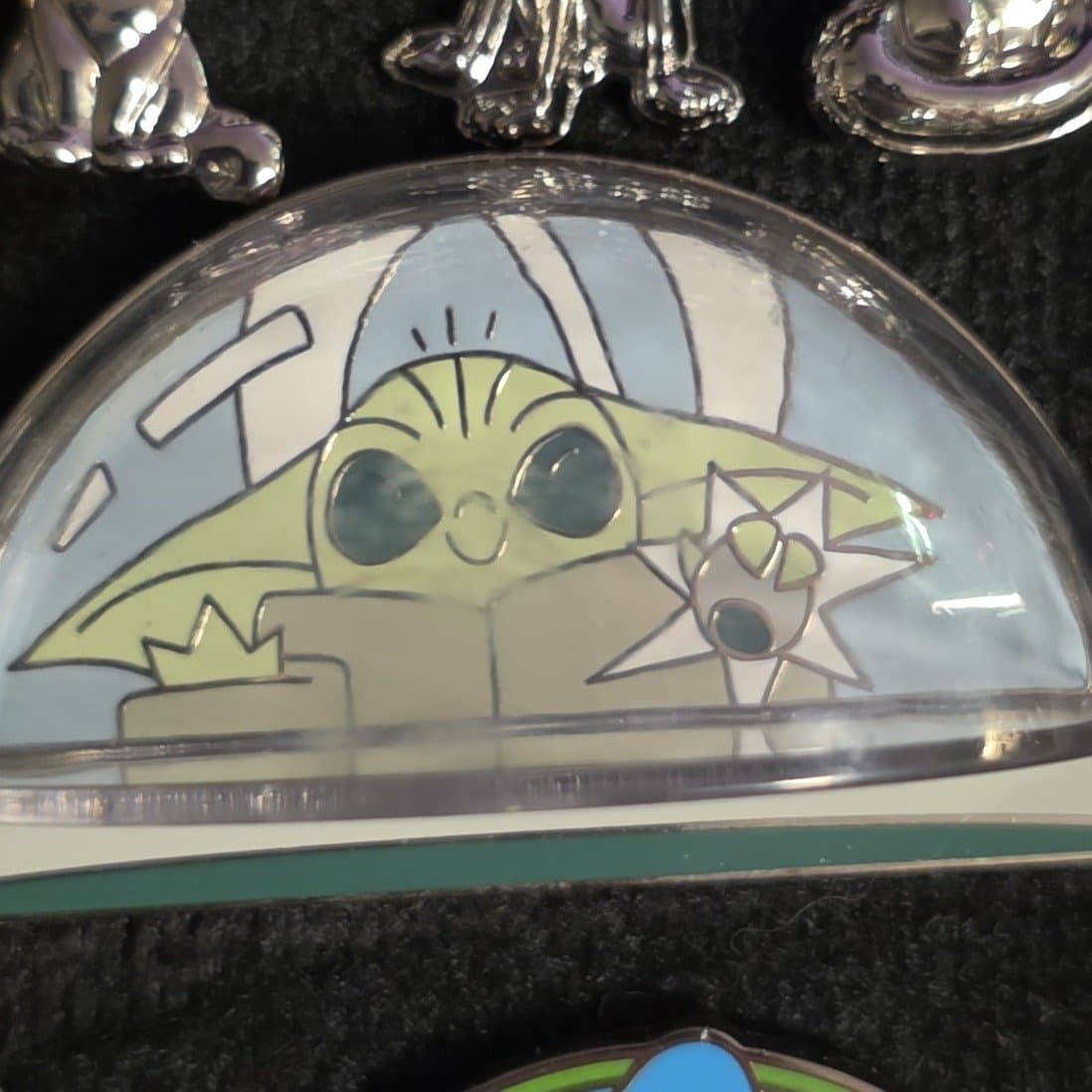 Grogu in Razorcrest Dome Pin