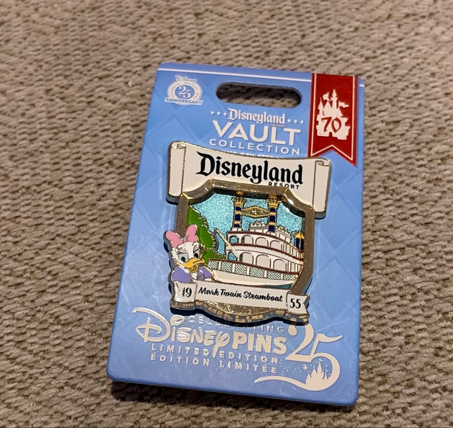 Disneyland Vault Collection - Mark Twain Steamboat - Daisy Duck