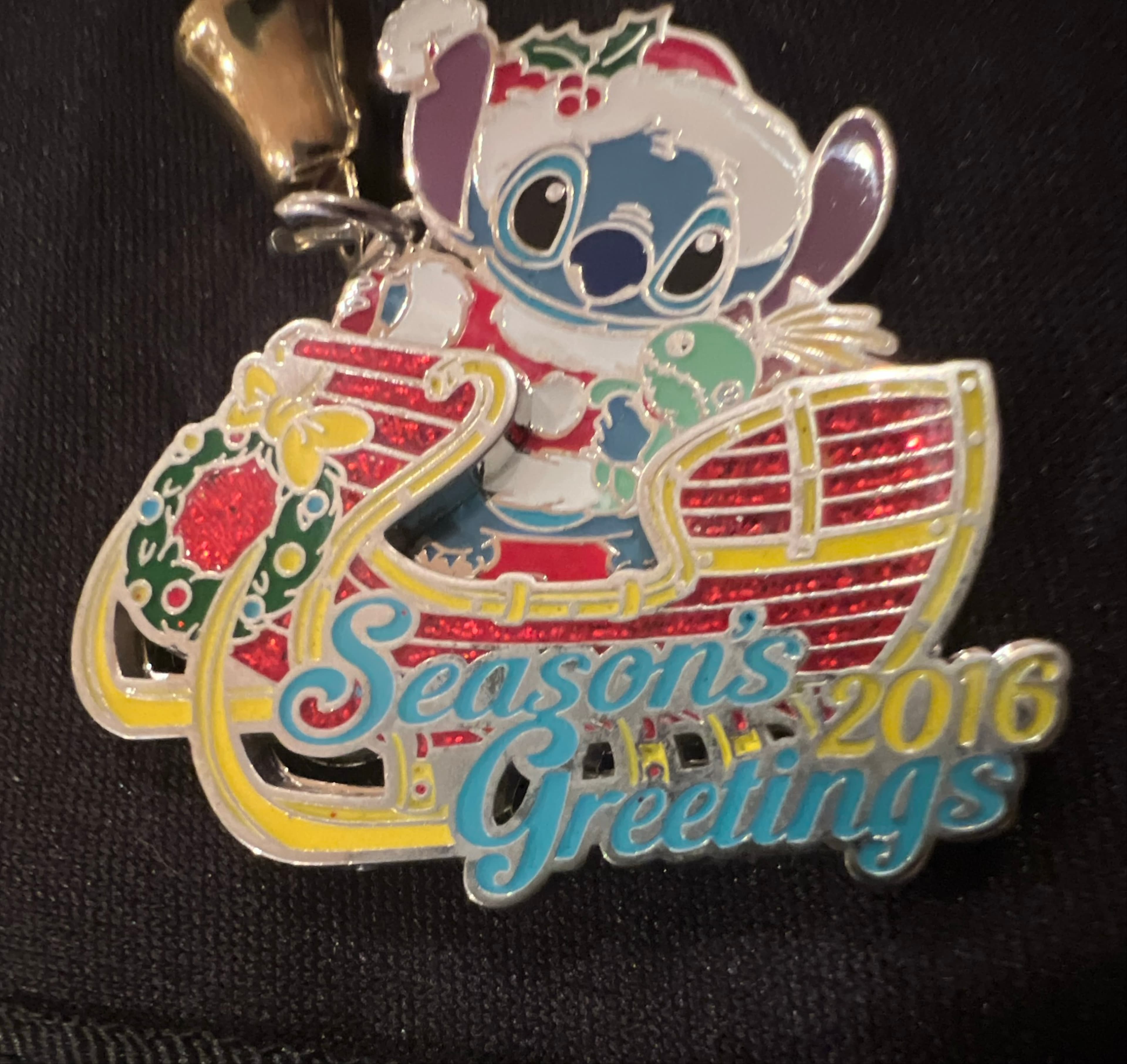 Stitch Seasons Greetings 2016 Santa Sleigh with Scrump Dangle Pin