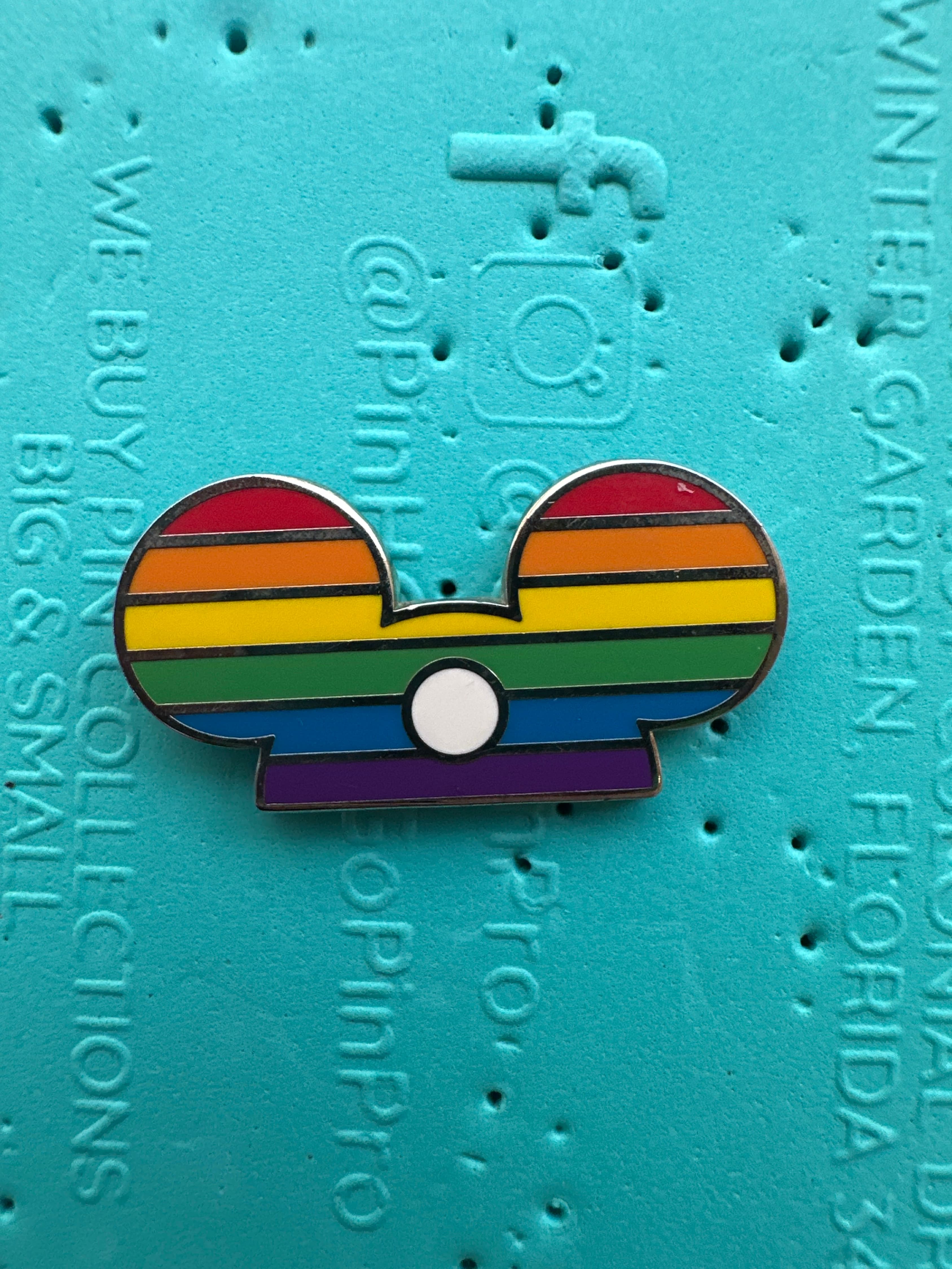 Mickey Mouse Pride Collection 1/5